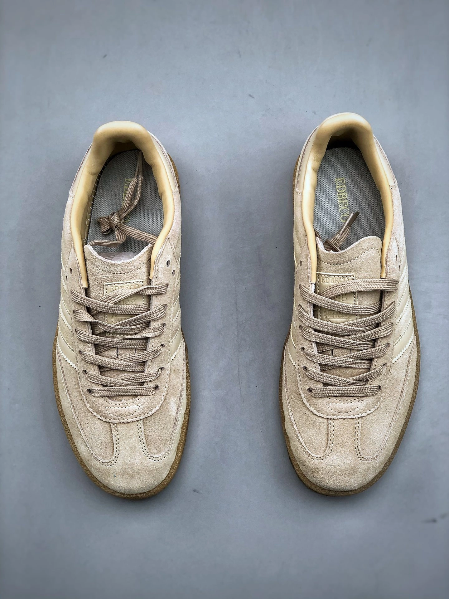 Flying pig-- 14i41s ID7298 KITH x Clarks x Originals 8th Street Samba item: E-X000L2402B