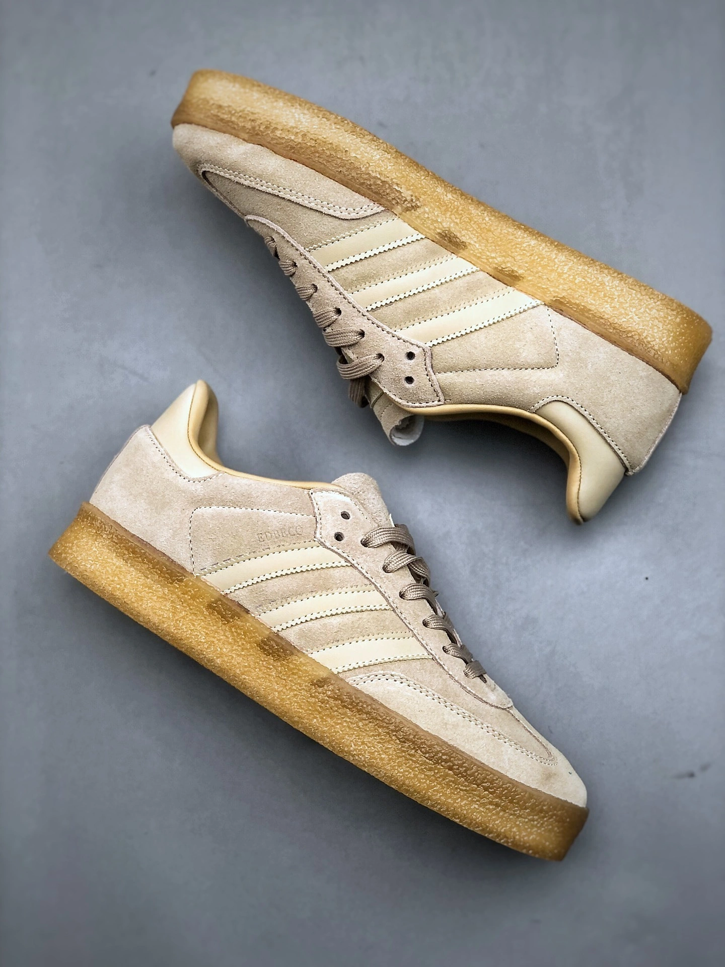 Flying pig-- 14i41s ID7298 KITH x Clarks x Originals 8th Street Samba item: E-X000L2402B