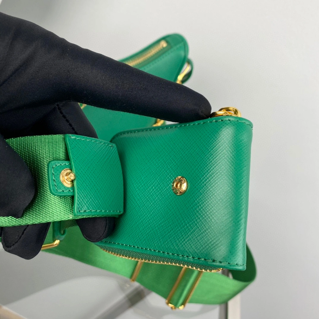 MOMO- high quality version 1BH204_NZV_F0PCL_V_V2M Re-Edition 2005 Saffiano item：B-B063K0914C