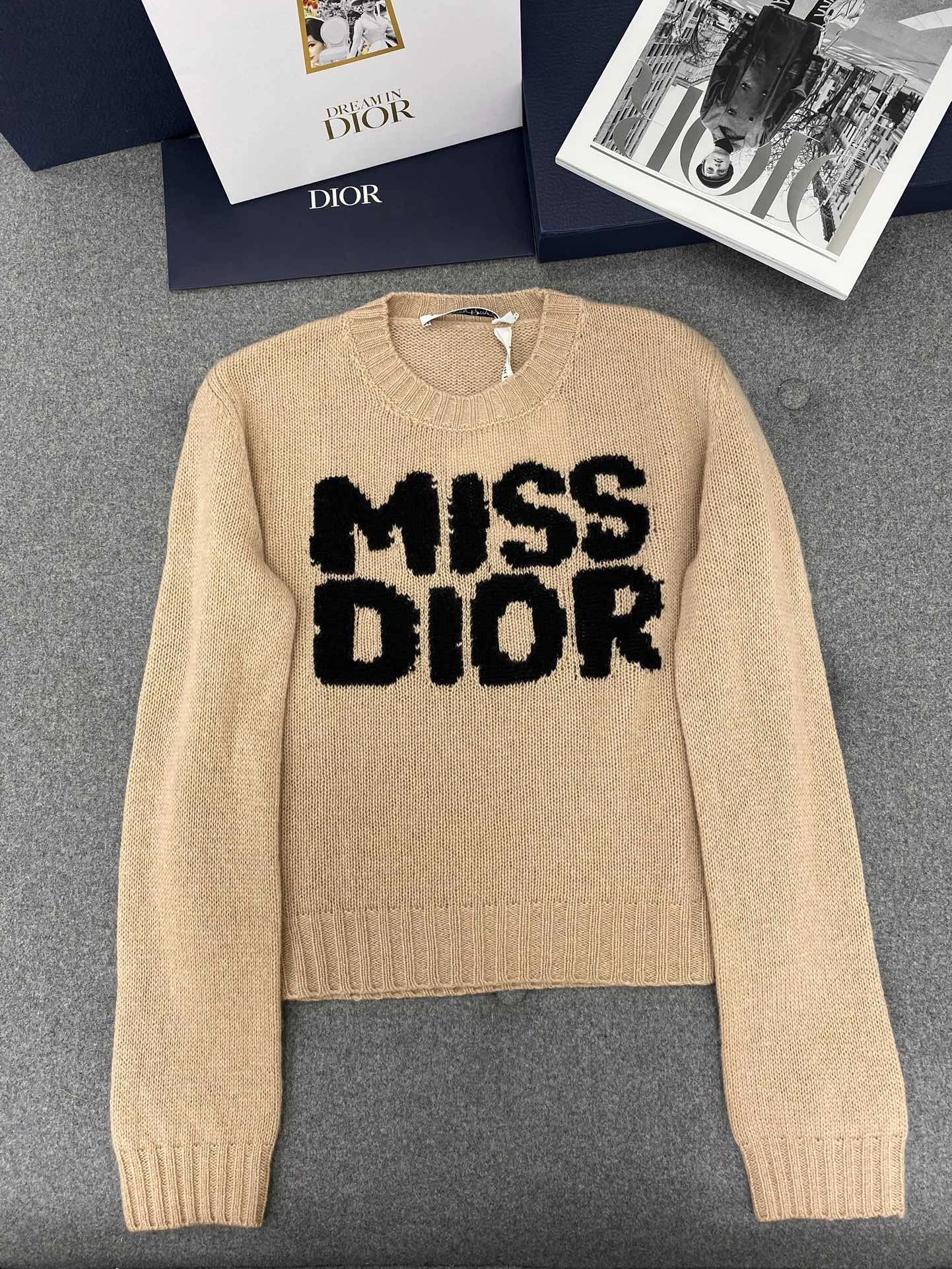 Bald Eagle-- 4ior high quality version cashmere cashmere mulderry silk 2Colour item:D-F801J3108-2