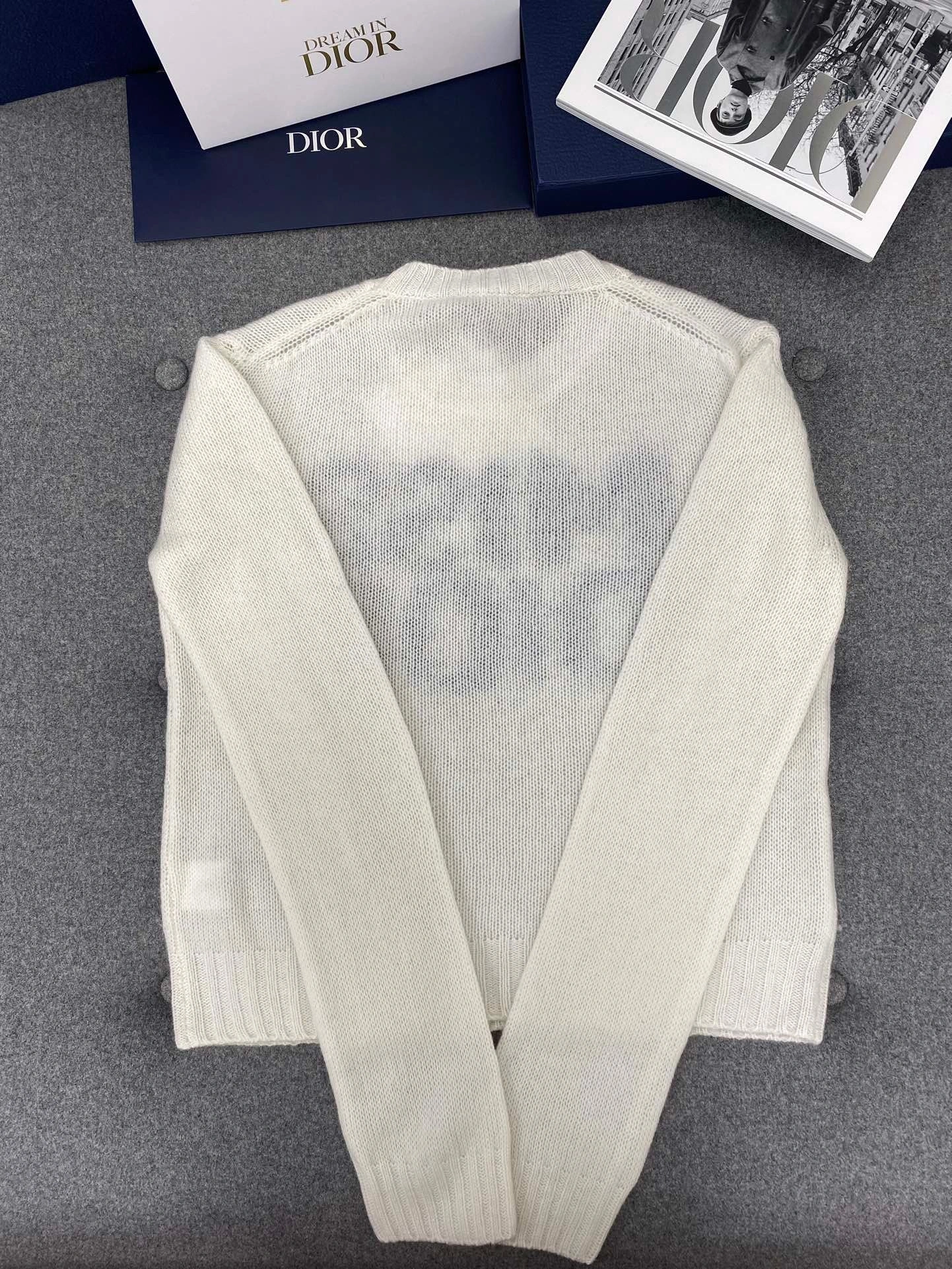 Bald Eagle-- 4ior high quality version cashmere cashmere mulderry silk 2Colour item:D-F801J3108-2