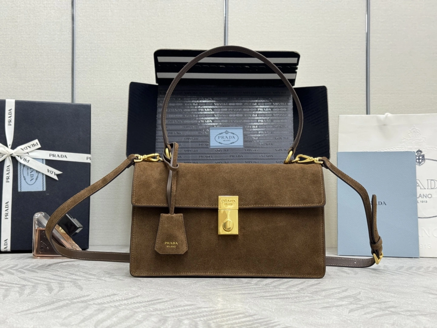MOMO--Pr141 1BN023_2C4S_F0324 high quality version Soft Sound sheepskin item:E-B000K0726