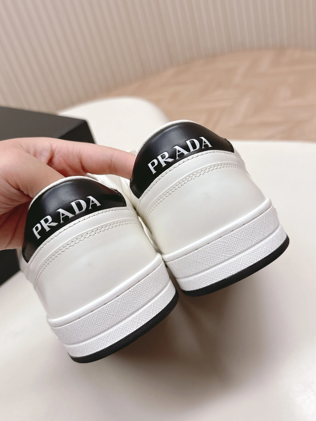 OOBB-- Pr141 2EE364_3LJ6_F0964 1E792M_3LJ6_F0964_F_030 cowhide sheepskin item:E-X002I0818