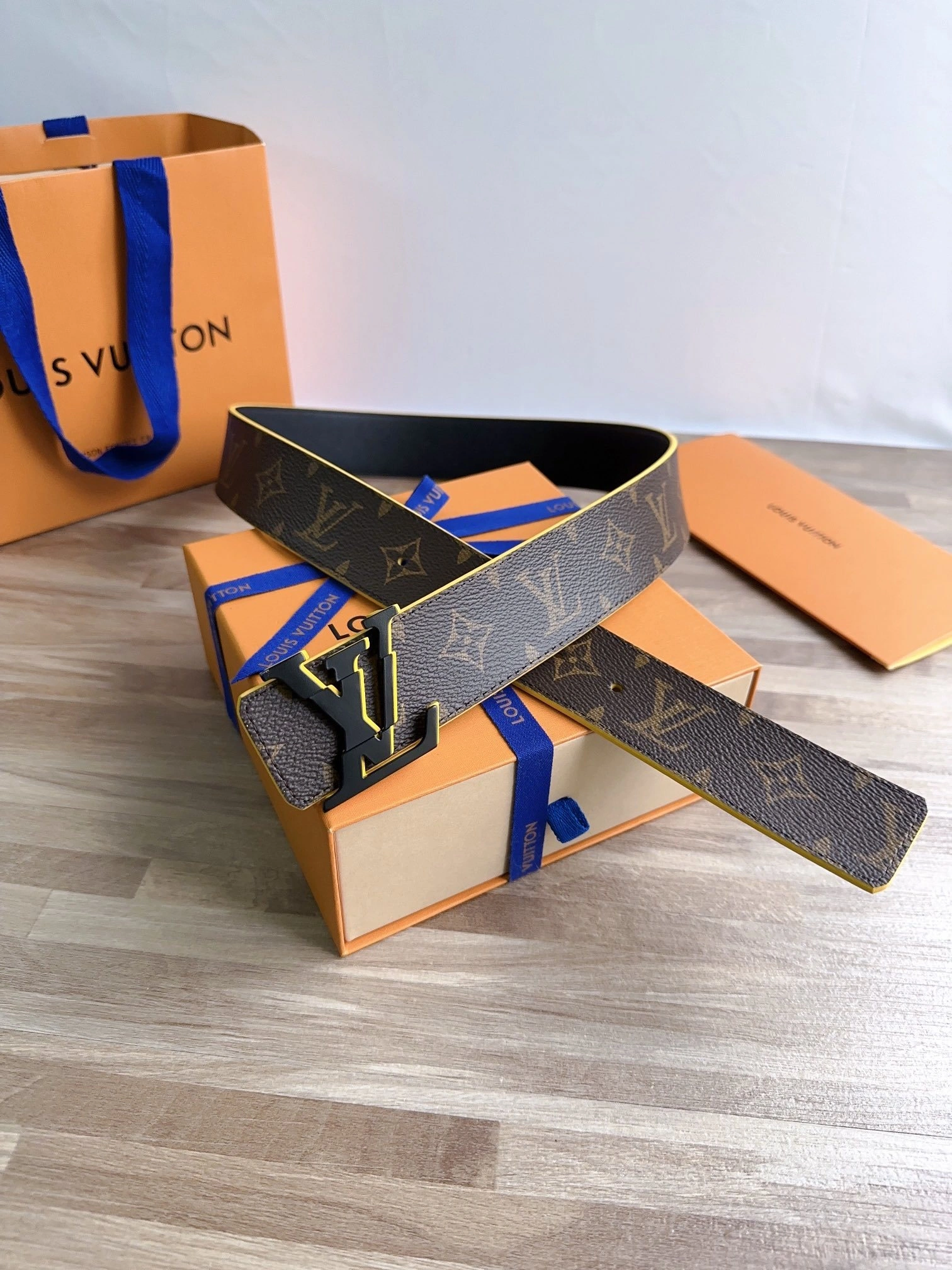 Barbara--- BROKEN M0612N 4CM three piece--reversible monogram cowhide item:C-S042k1103