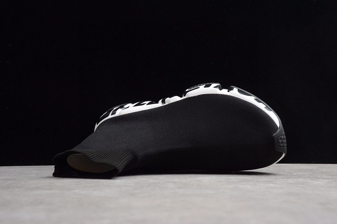 &high quality version Balenciga Speed Graffiti Trainers White Black item number:099I067X0300I1412