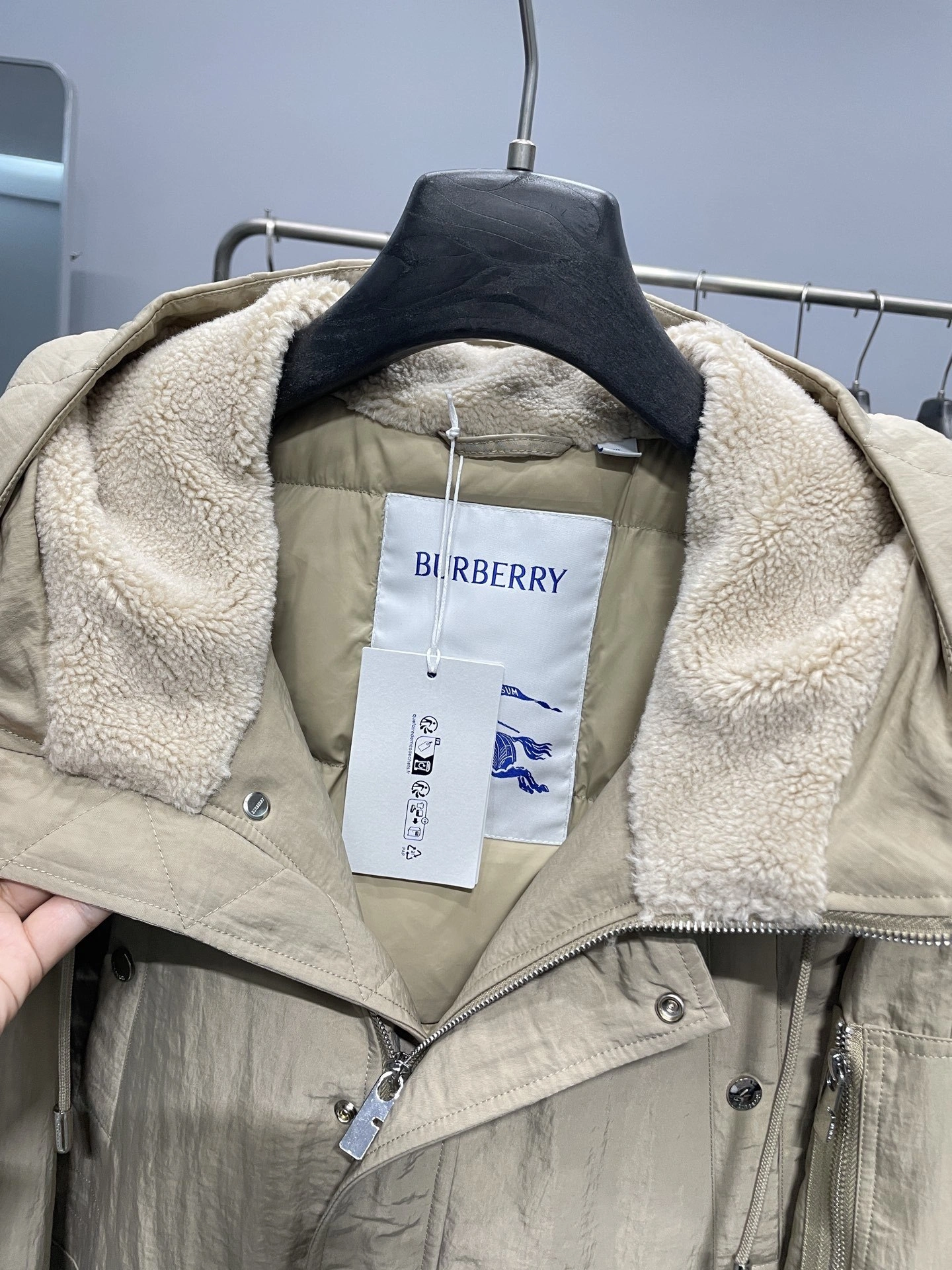 Bald Eagle-- 2ur25rry high quality version Down jacket 90 white duck down 2Colour item:E-F360K1809-2