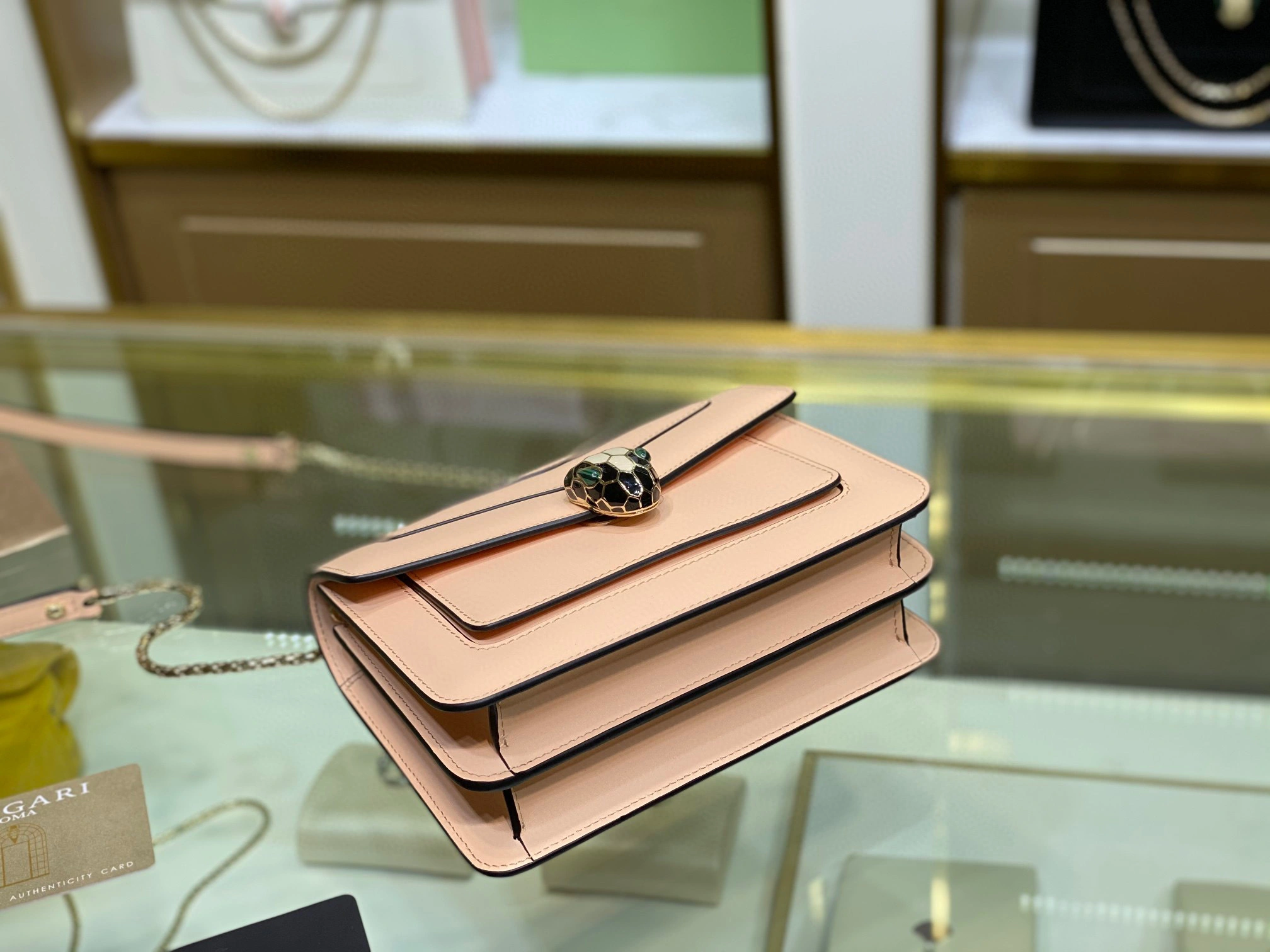 serpentiforever 289676 item:B-B063B0619