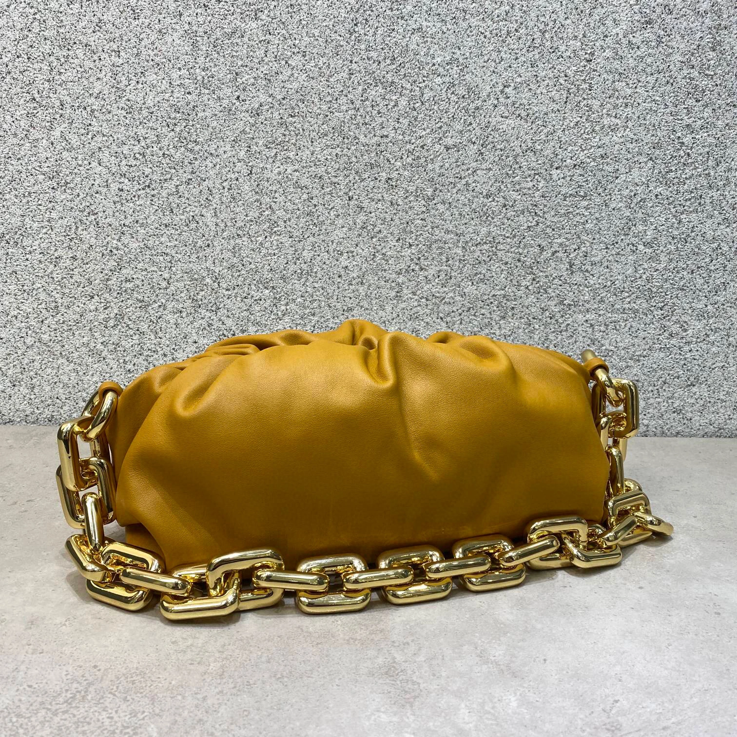 shoulder bag 620230VCP402132，counters quality item: 086I202B1200I1467