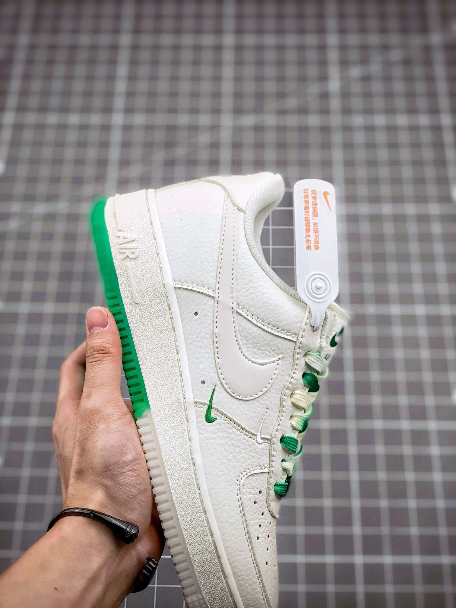 &sneaker 3a- BO6638-160 item :W00X26G1623