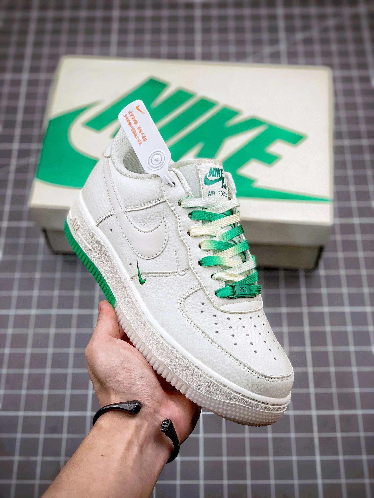 &sneaker 3a- BO6638-160 item :W00X26G1623