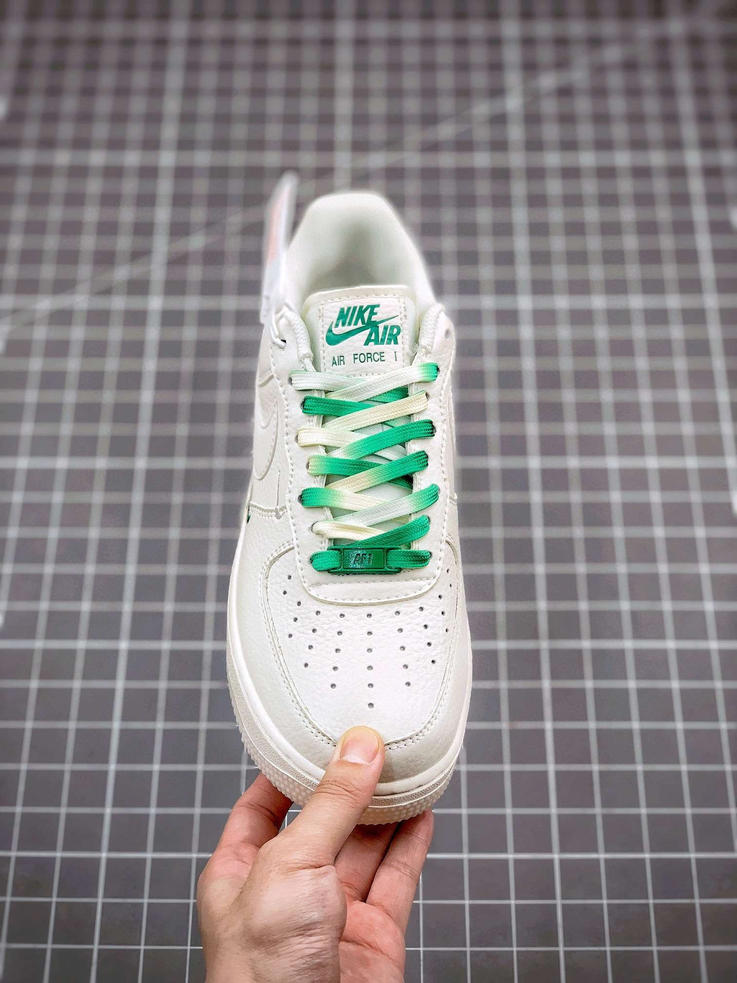 &sneaker 3a- BO6638-160 item :W00X26G1623