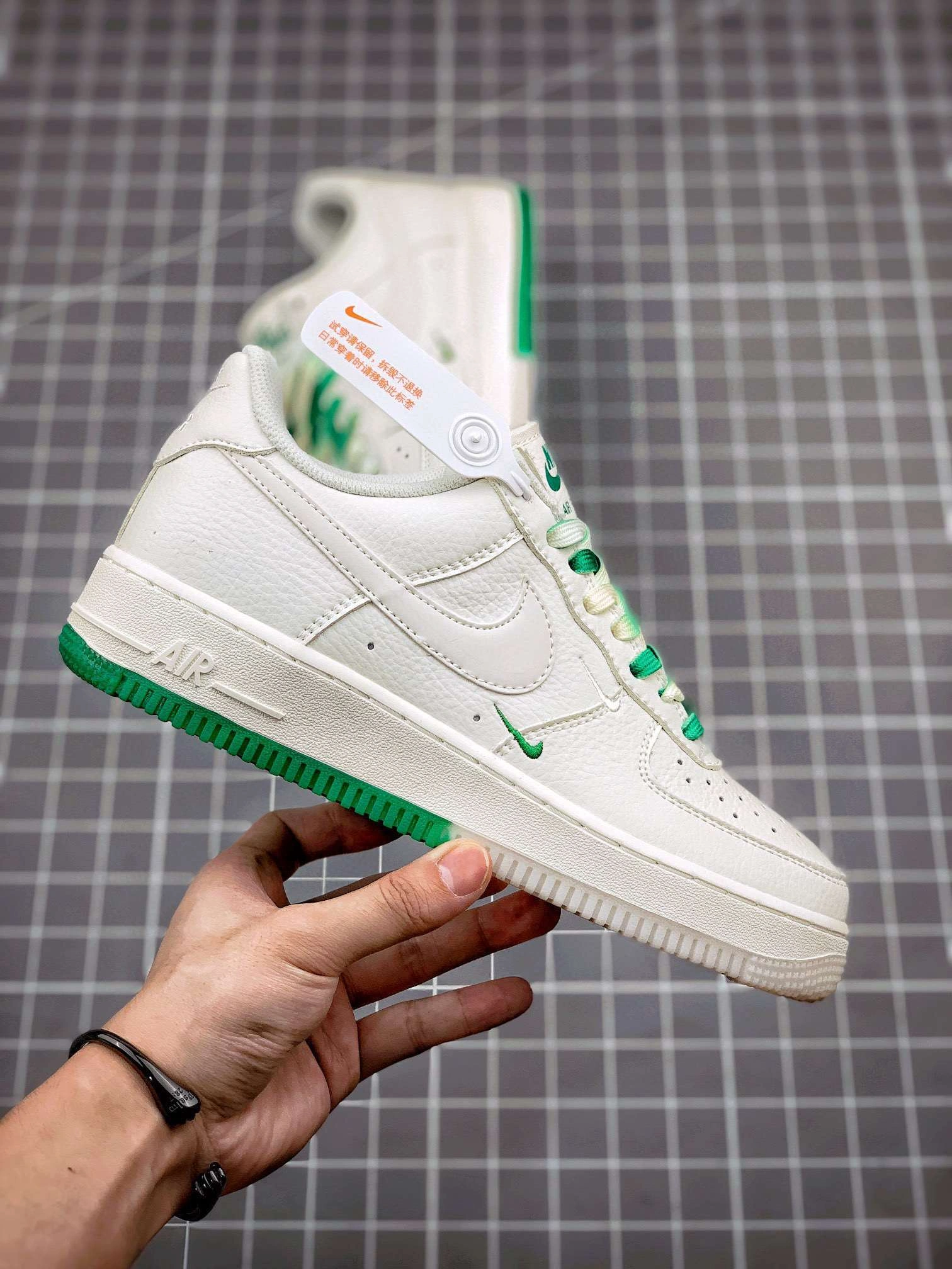 &sneaker 3a- BO6638-160 item :W00X26G1623