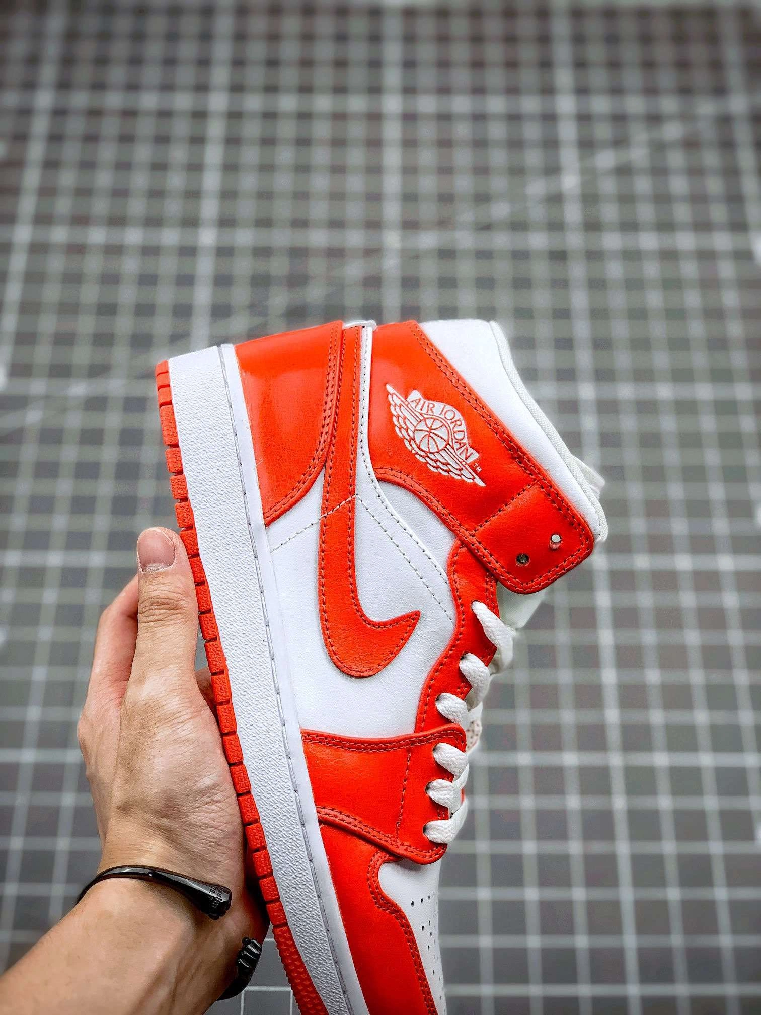 &sneaker 3a- BQ6472-116 item :W00X24G1614