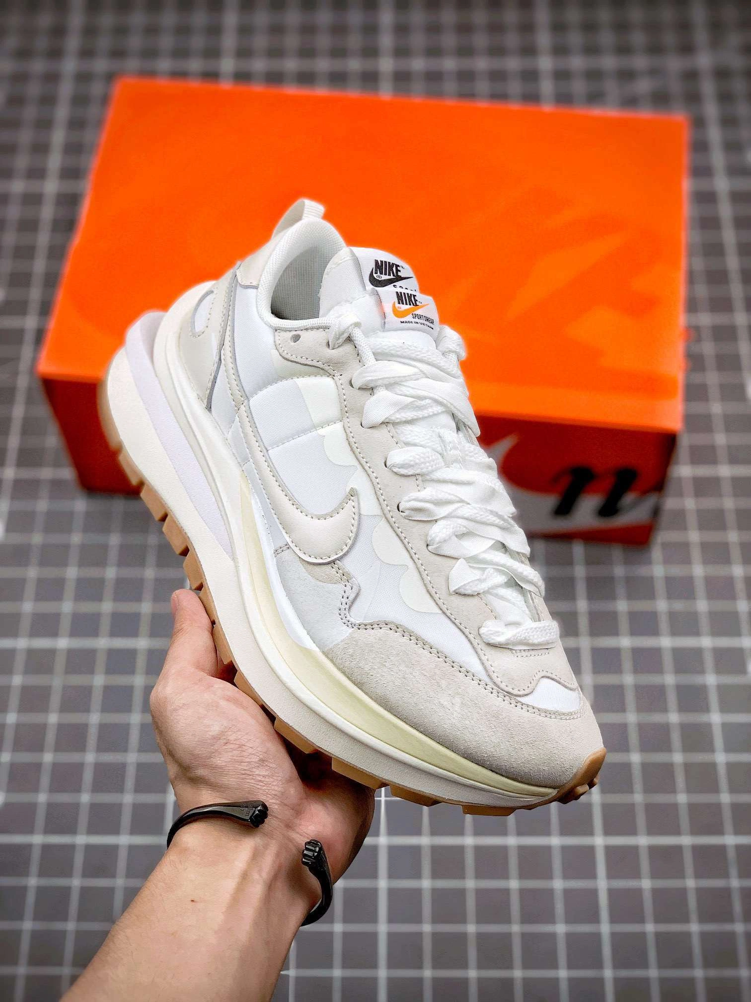 &sneaker 3a- DD1875-100 item :W00X40G1625