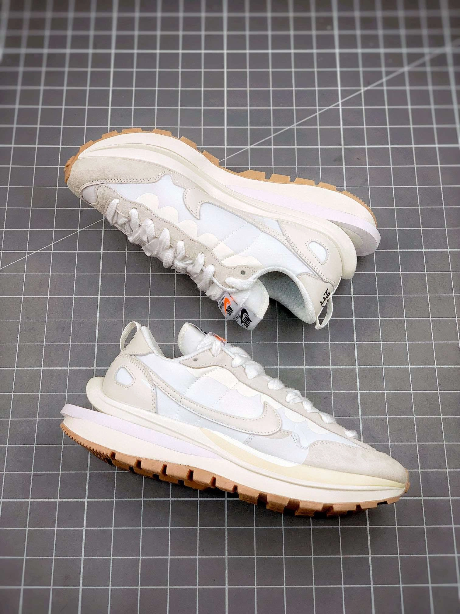 &sneaker 3a- DD1875-100 item :W00X40G1625