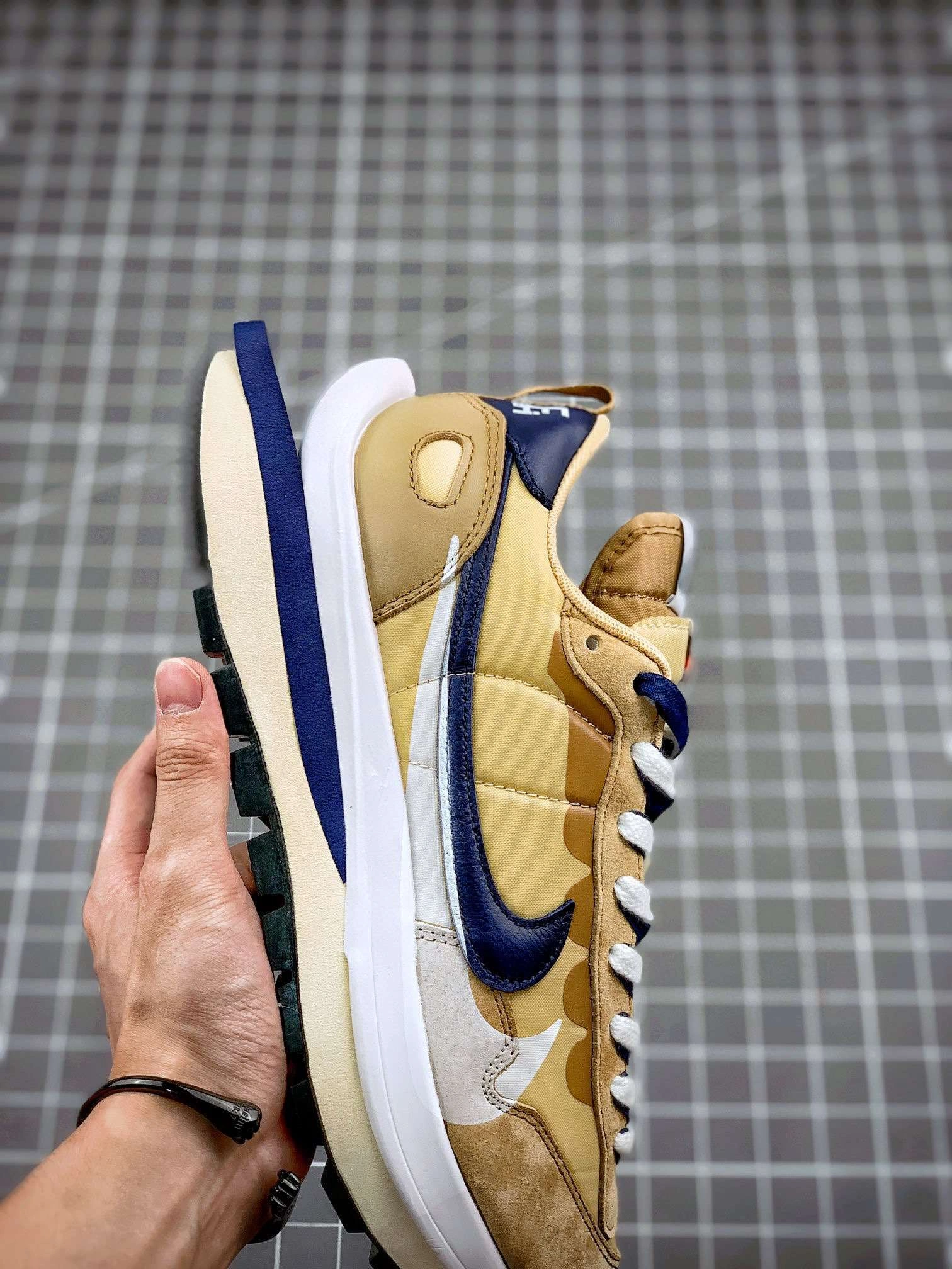 &sneaker 3a- DD1875-200 item :W00X40G1660