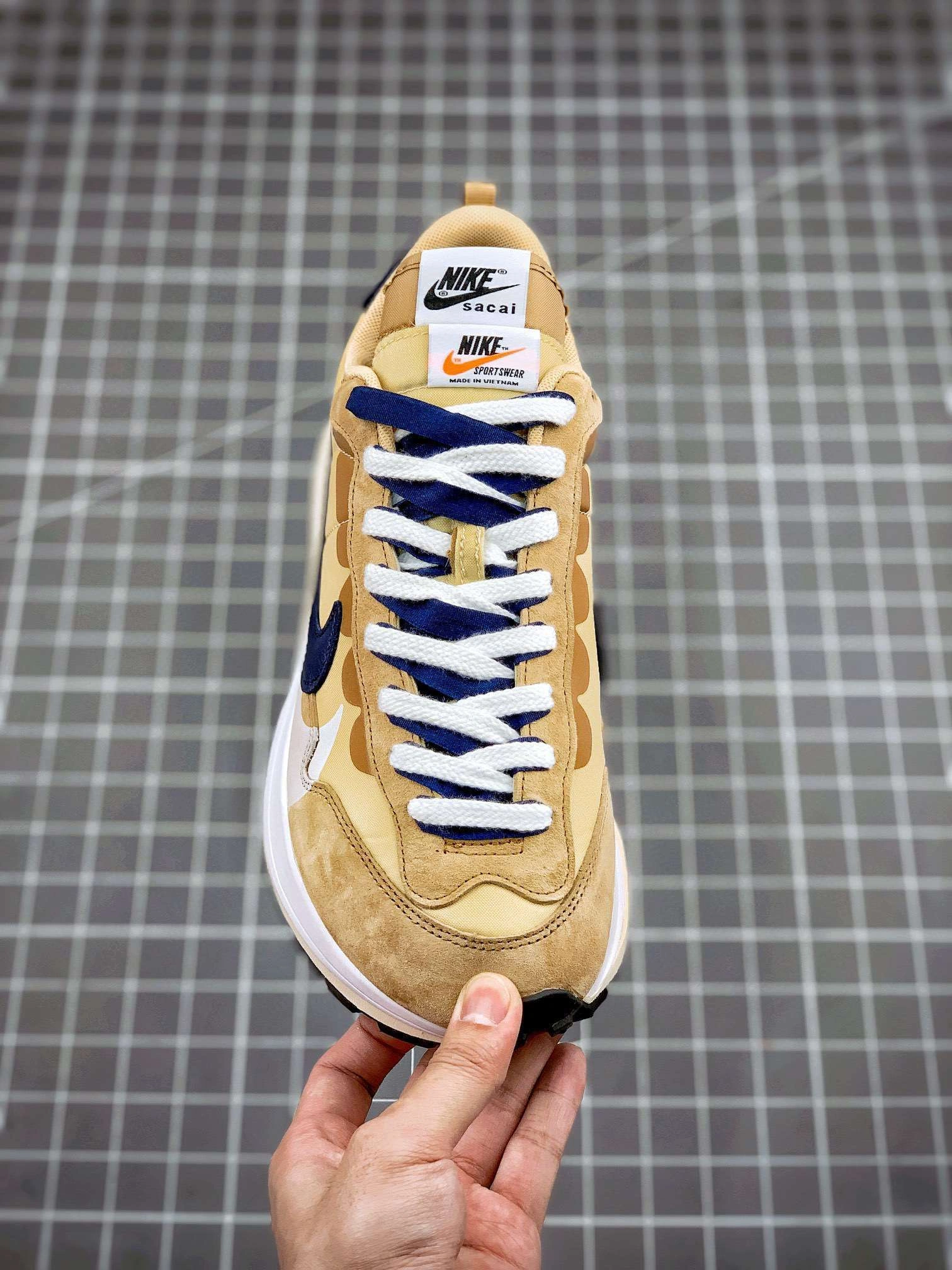 &sneaker 3a- DD1875-200 item :W00X40G1660