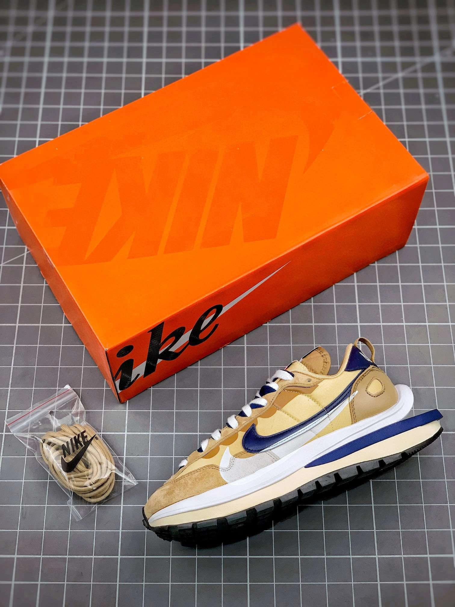 &sneaker 3a- DD1875-200 item :W00X40G1660