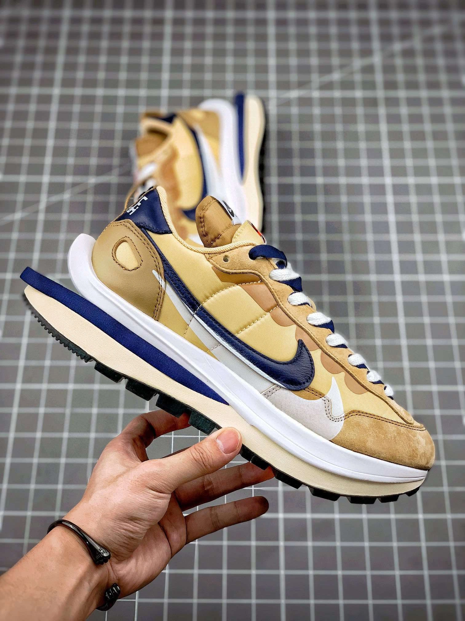&sneaker 3a- DD1875-200 item :W00X40G1660