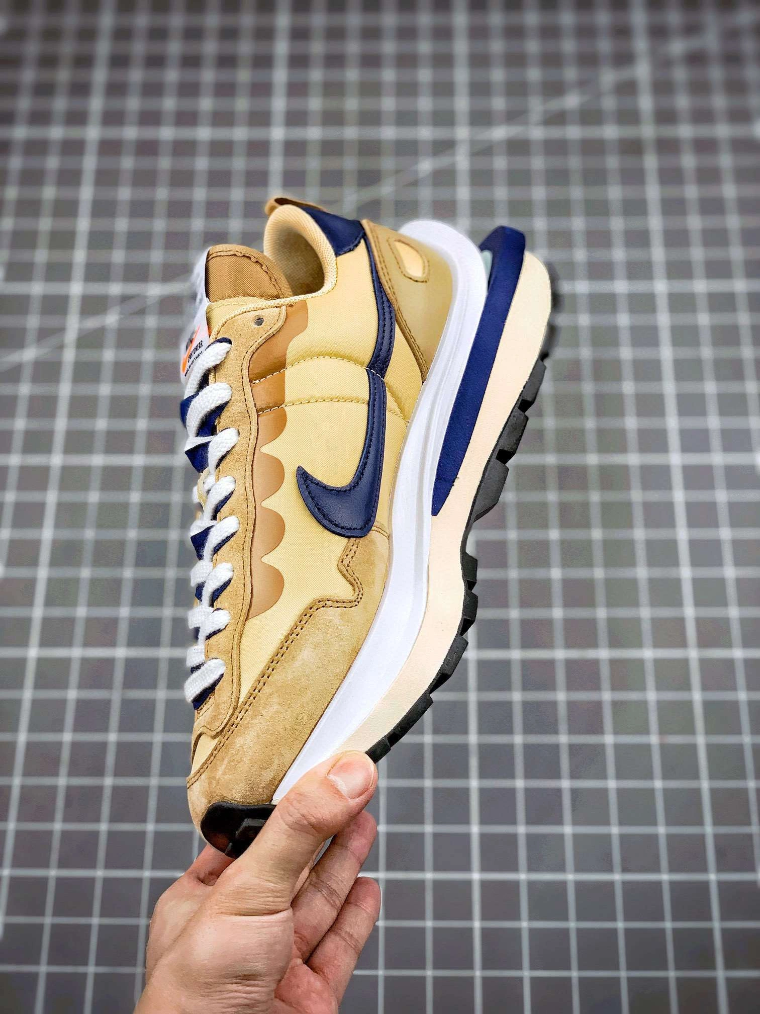 &sneaker 3a- DD1875-200 item :W00X40G1660