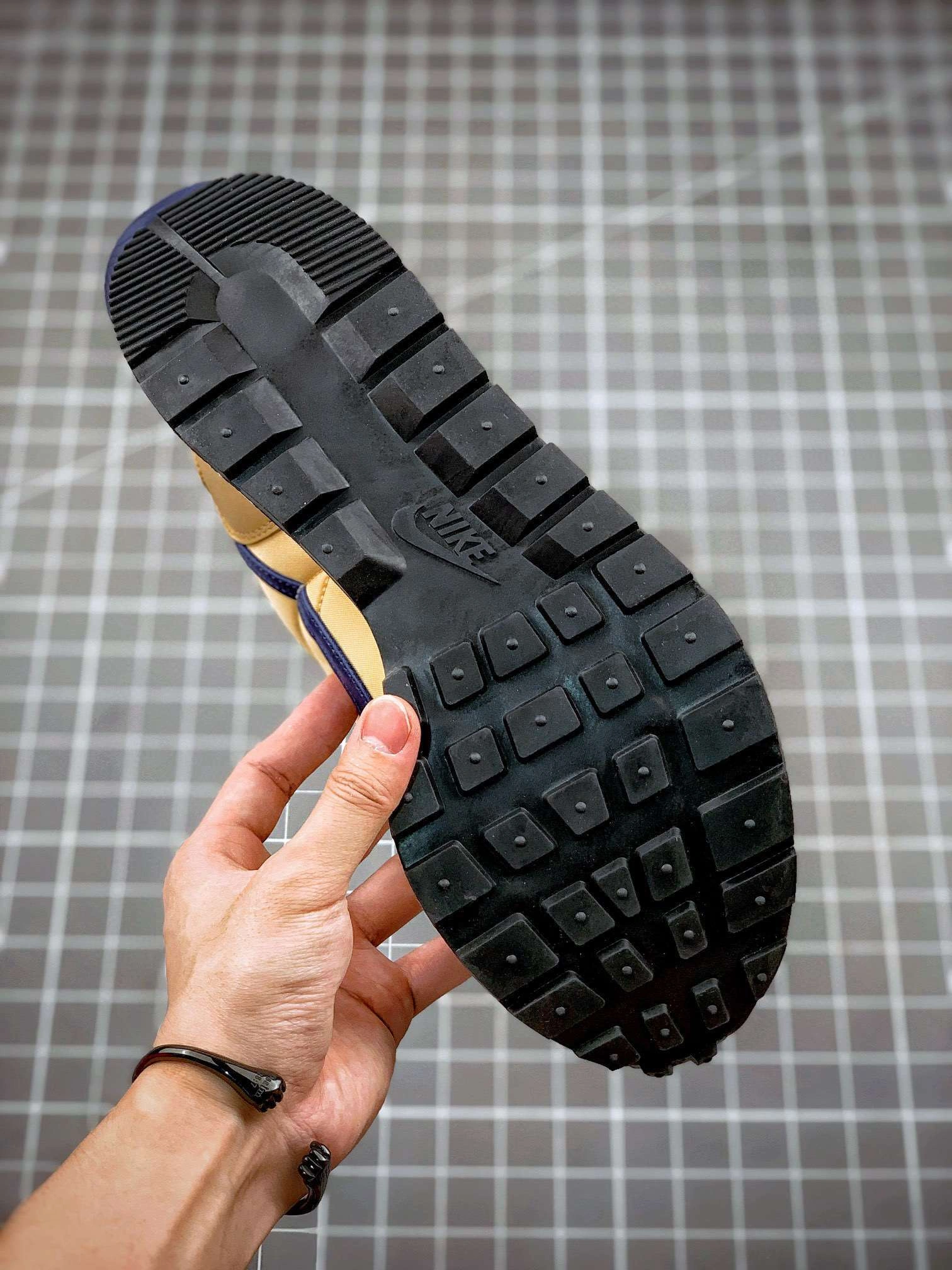 &sneaker 3a- DD1875-200 item :W00X40G1660