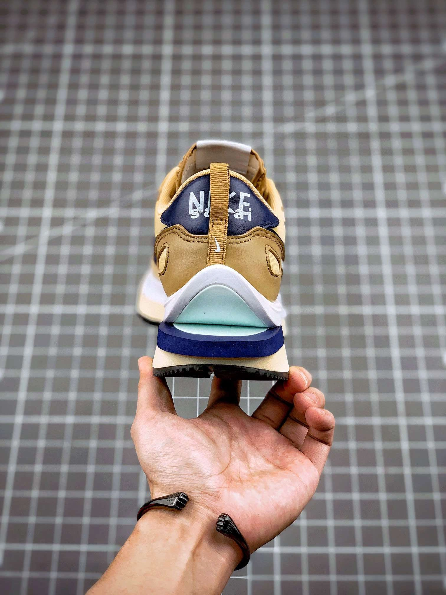 &sneaker 3a- DD1875-200 item :W00X40G1660