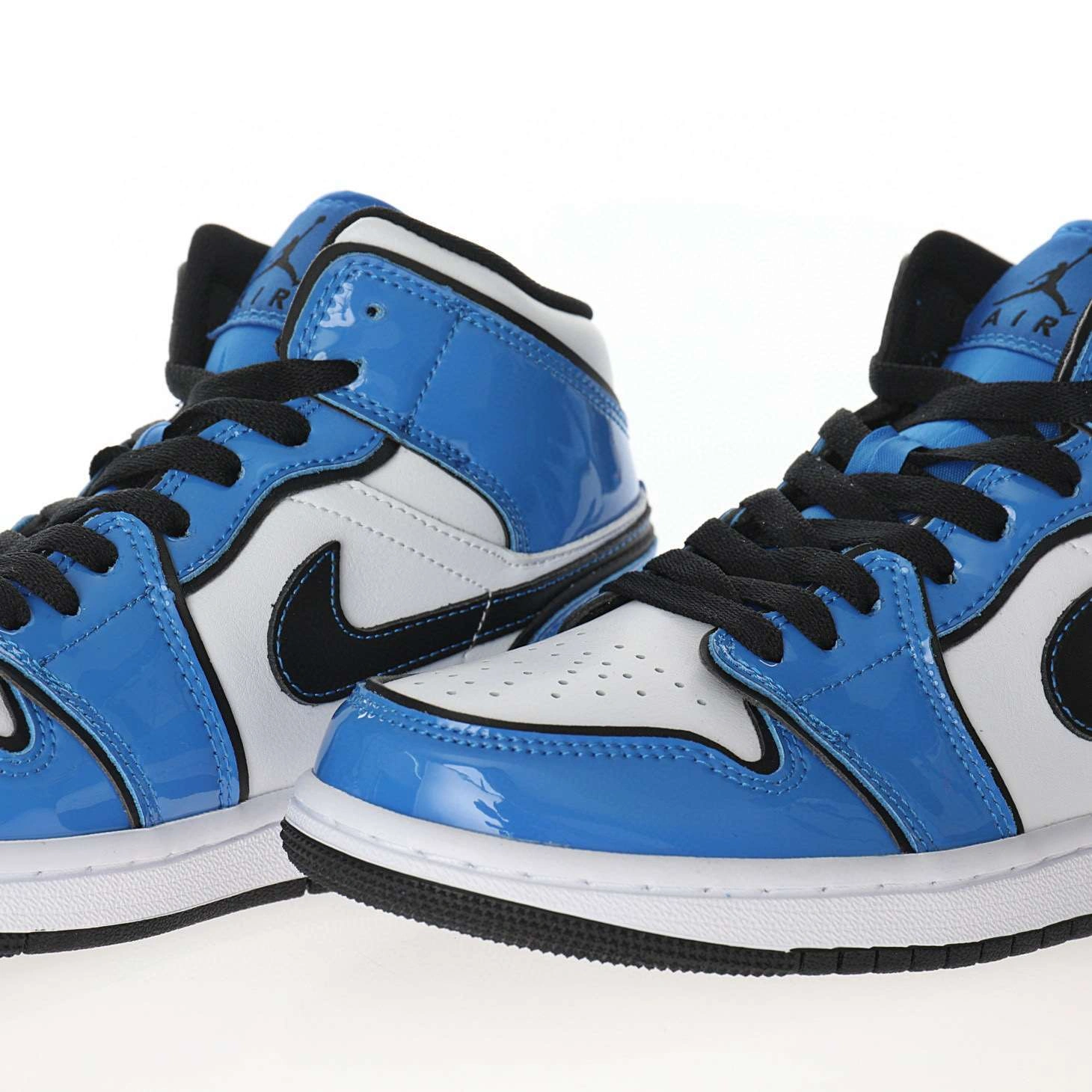 &*sneaker 3a- DD6834-402 item :W167X26G1236