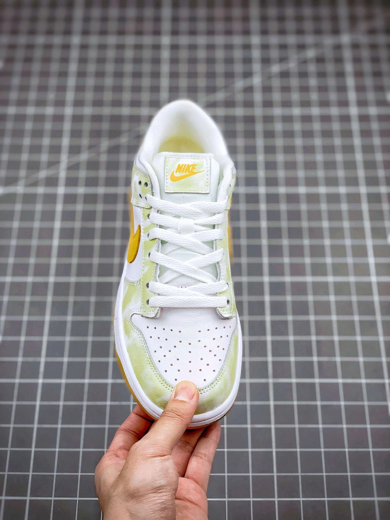 &sneaker 3a- DM9467-700 item :W00X26G1618