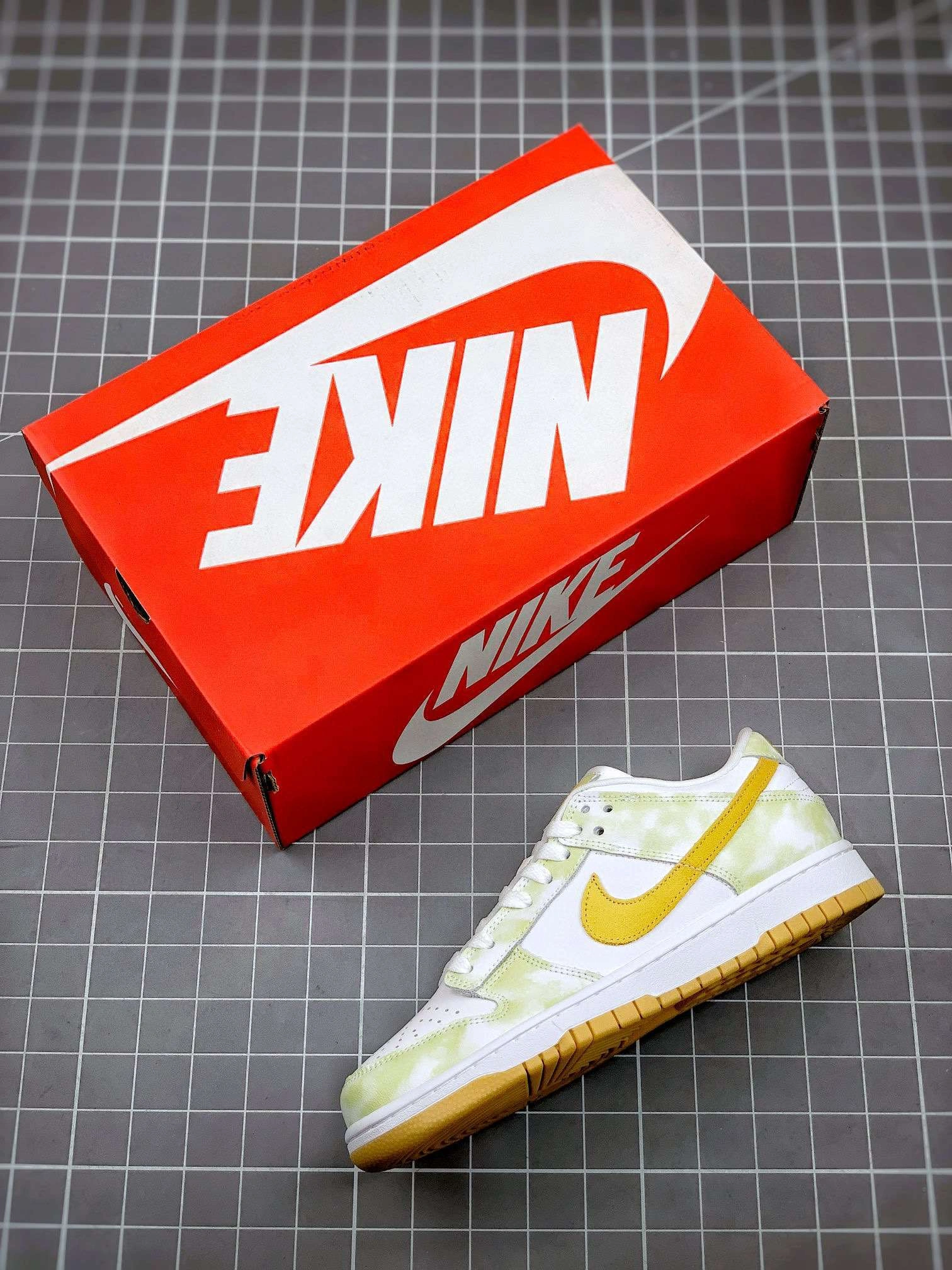 &sneaker 3a- DM9467-700 item :W00X26G1618