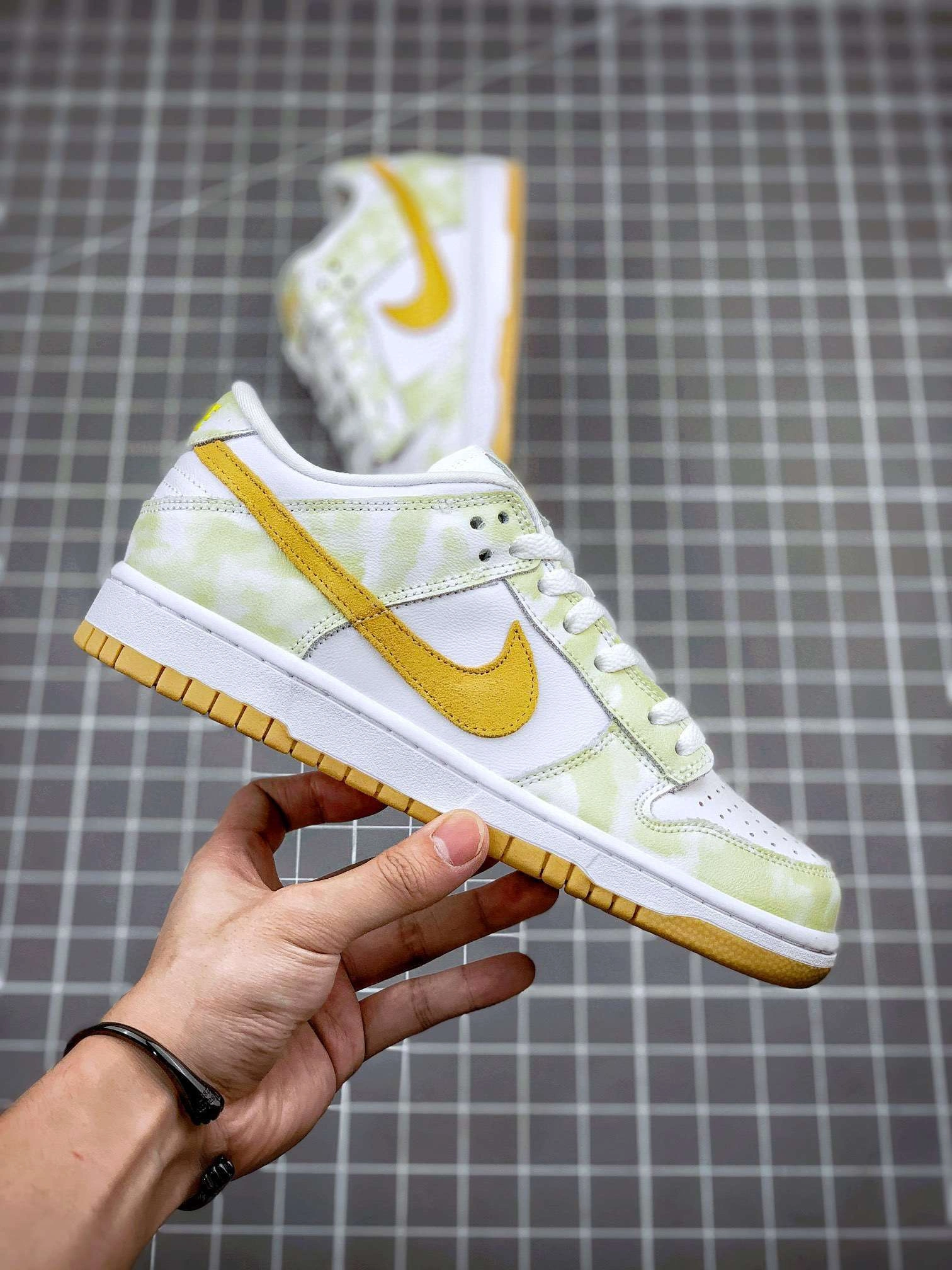&sneaker 3a- DM9467-700 item :W00X26G1618