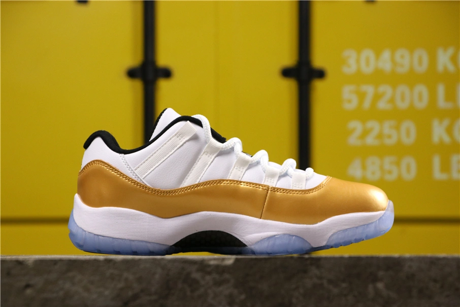 sneaker3A-- 528895-103 item:C-X000C0834