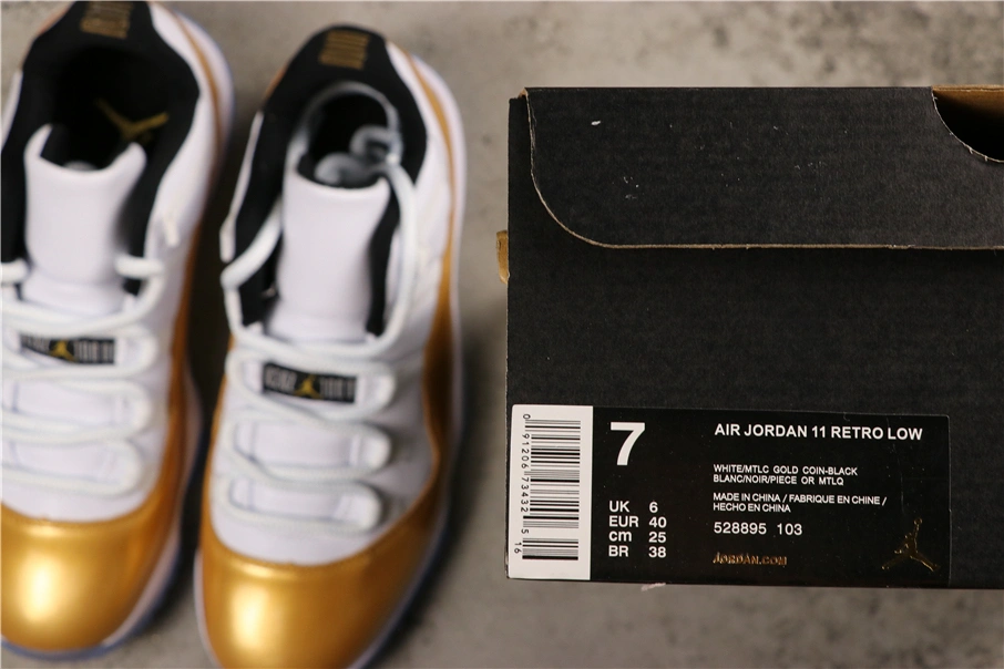 sneaker3A-- 528895-103 item:C-X000C0834