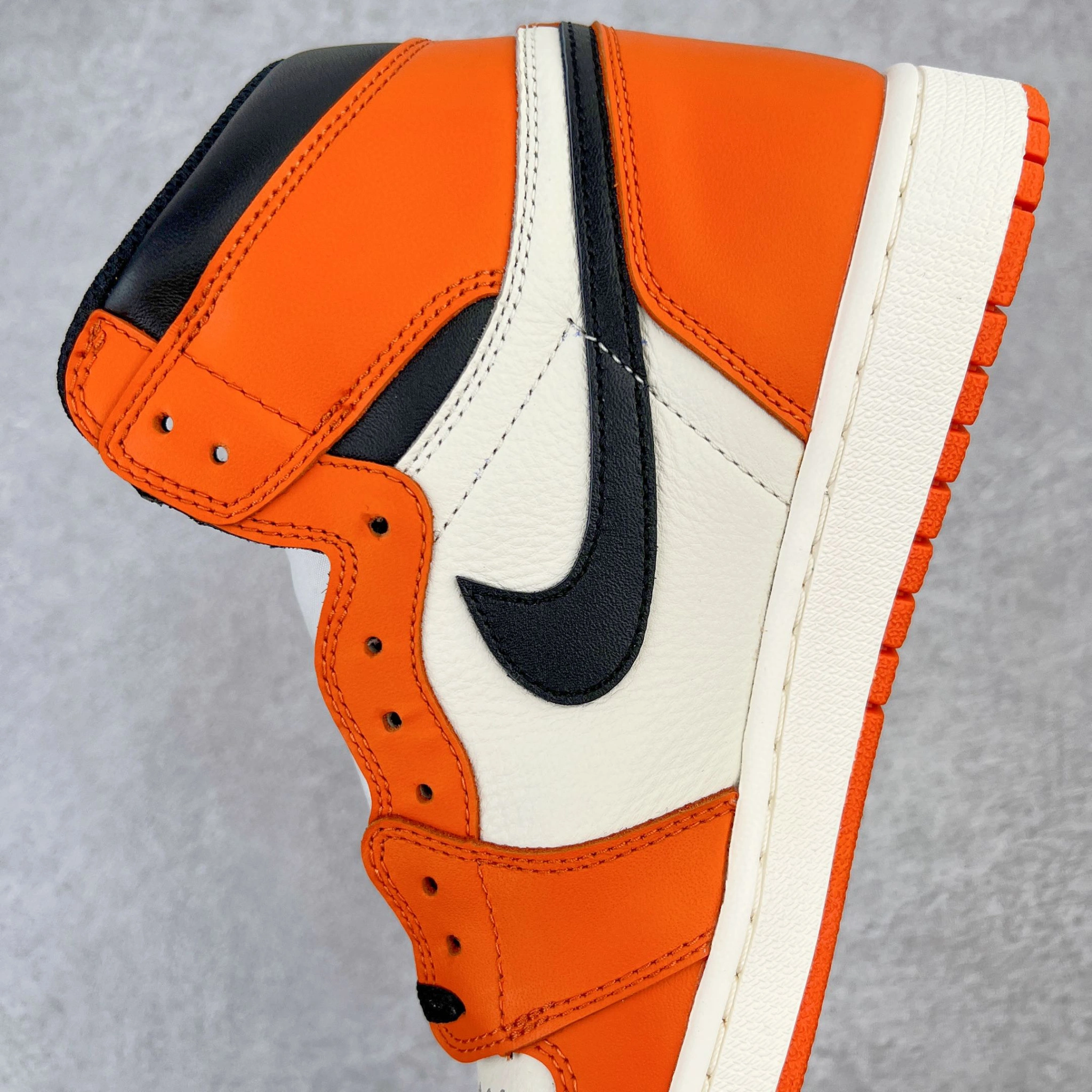 sneaker3A- 575441-113 item：B-X401L0701C