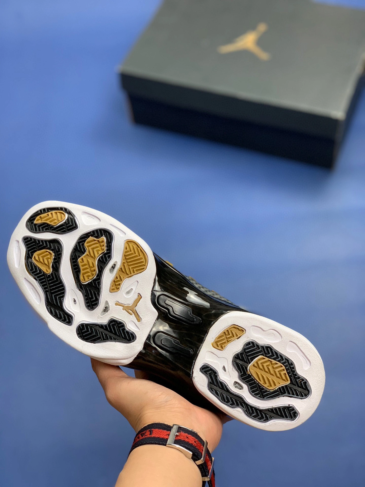 sneaker3A- AH7963-023 item：B-X067L0706C