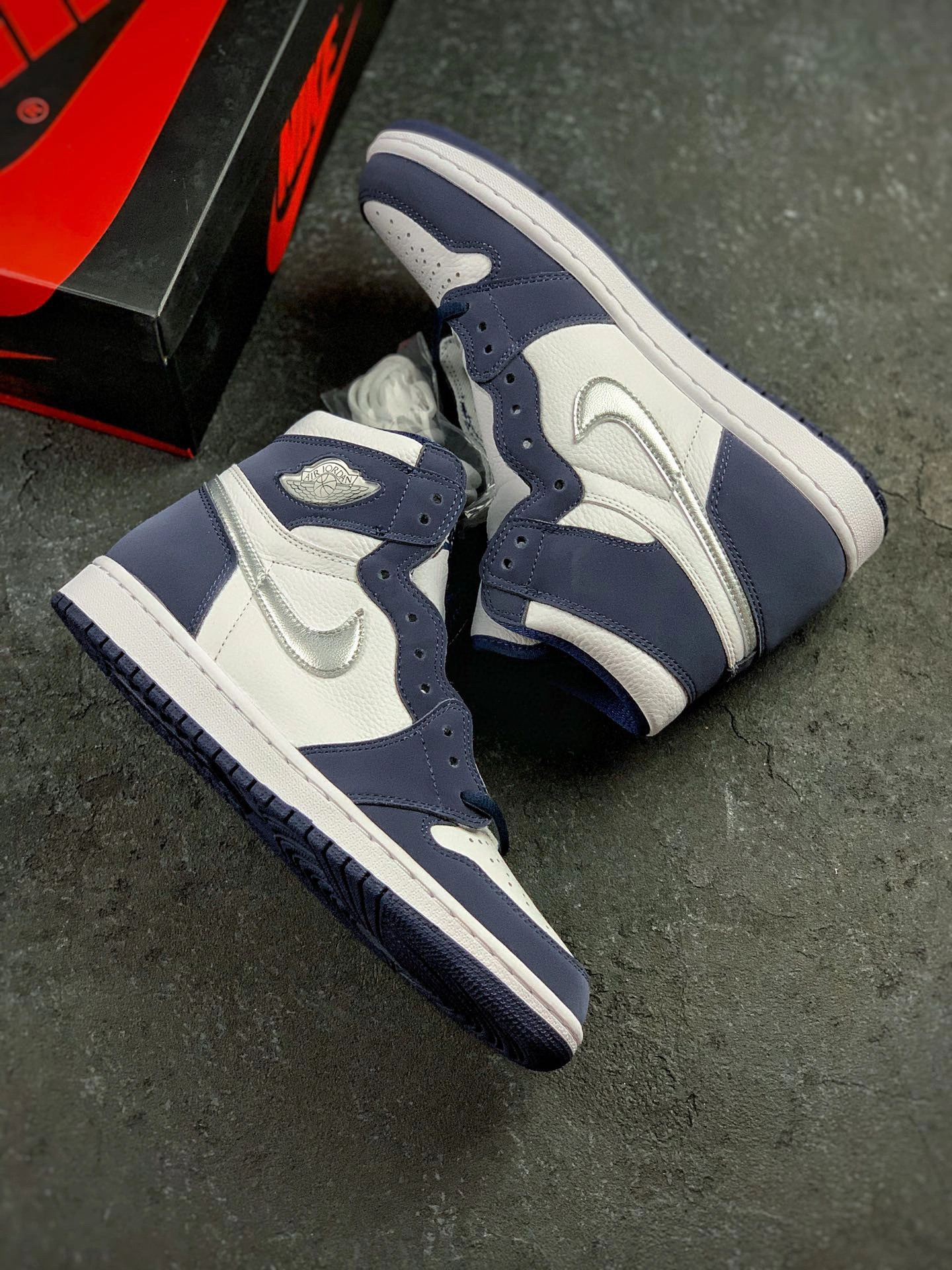 sneaker3A- DC1788-100 item:B-X167L1603