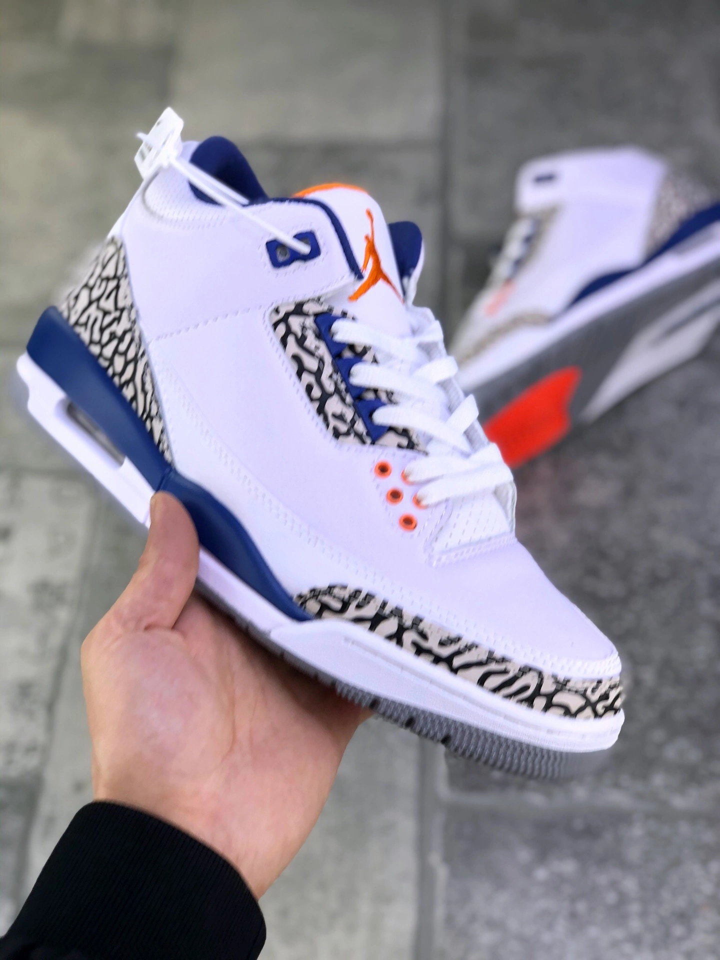 sneakers3a-- 136064-104 item:C-X000C2033
