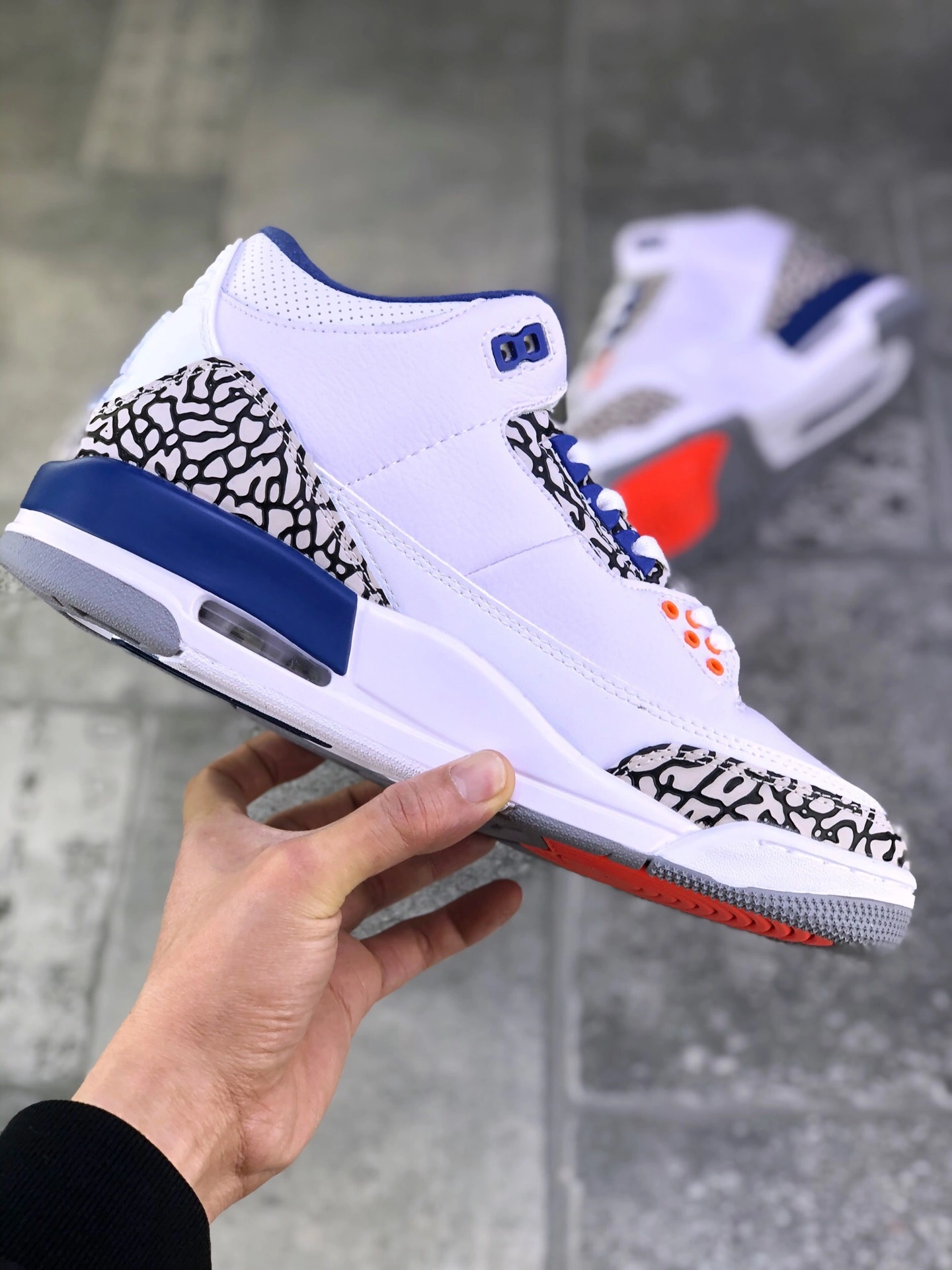 sneakers3a-- 136064-104 item:C-X000C2033