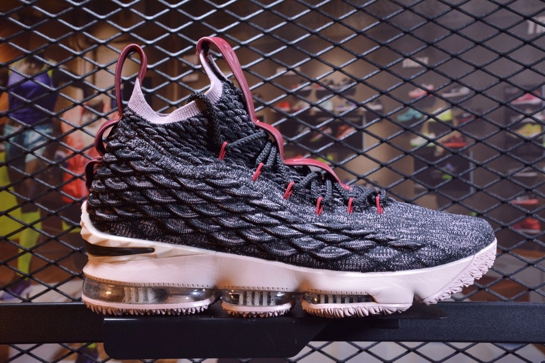 sneakers3a-- 15 897649-003 item:C-X080D04114