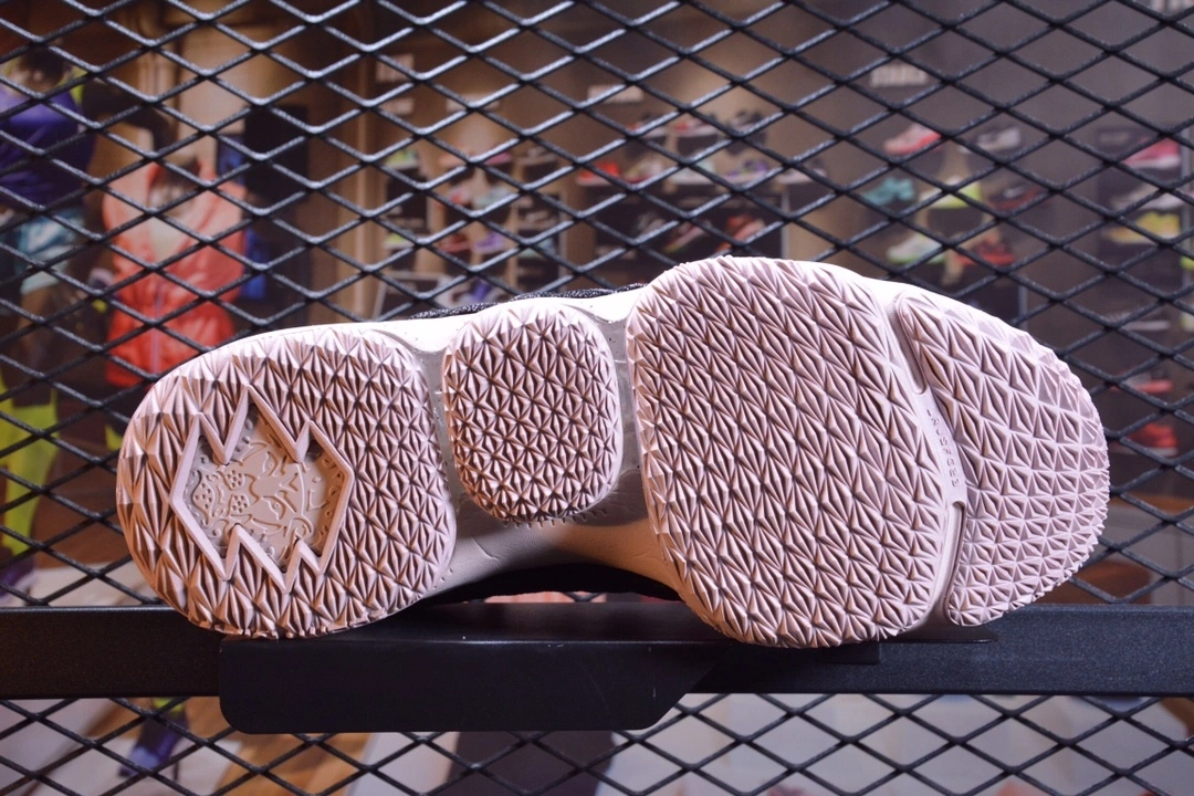 sneakers3a-- 15 897649-003 item:C-X080D04114