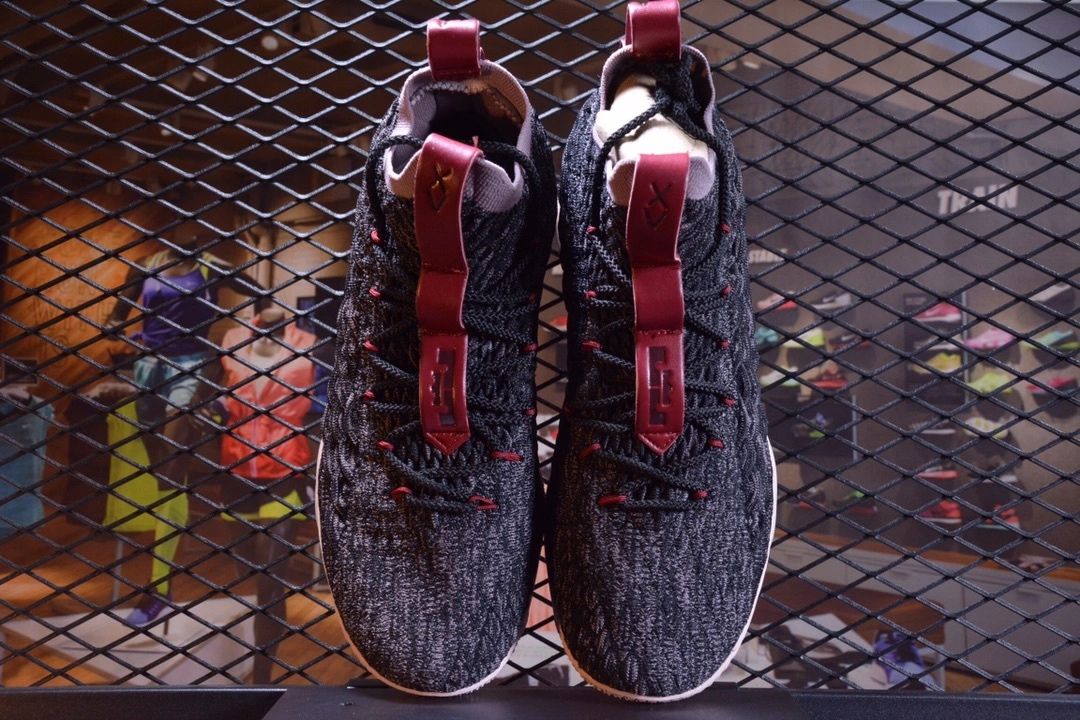 sneakers3a-- 15 897649-003 item:C-X080D04114