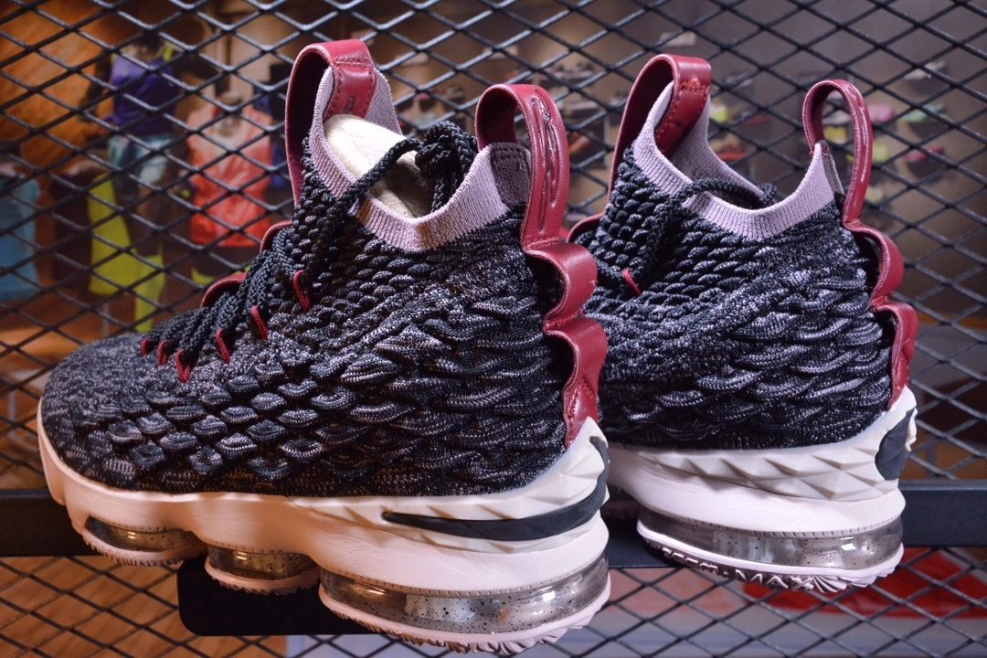sneakers3a-- 15 897649-003 item:C-X080D04114