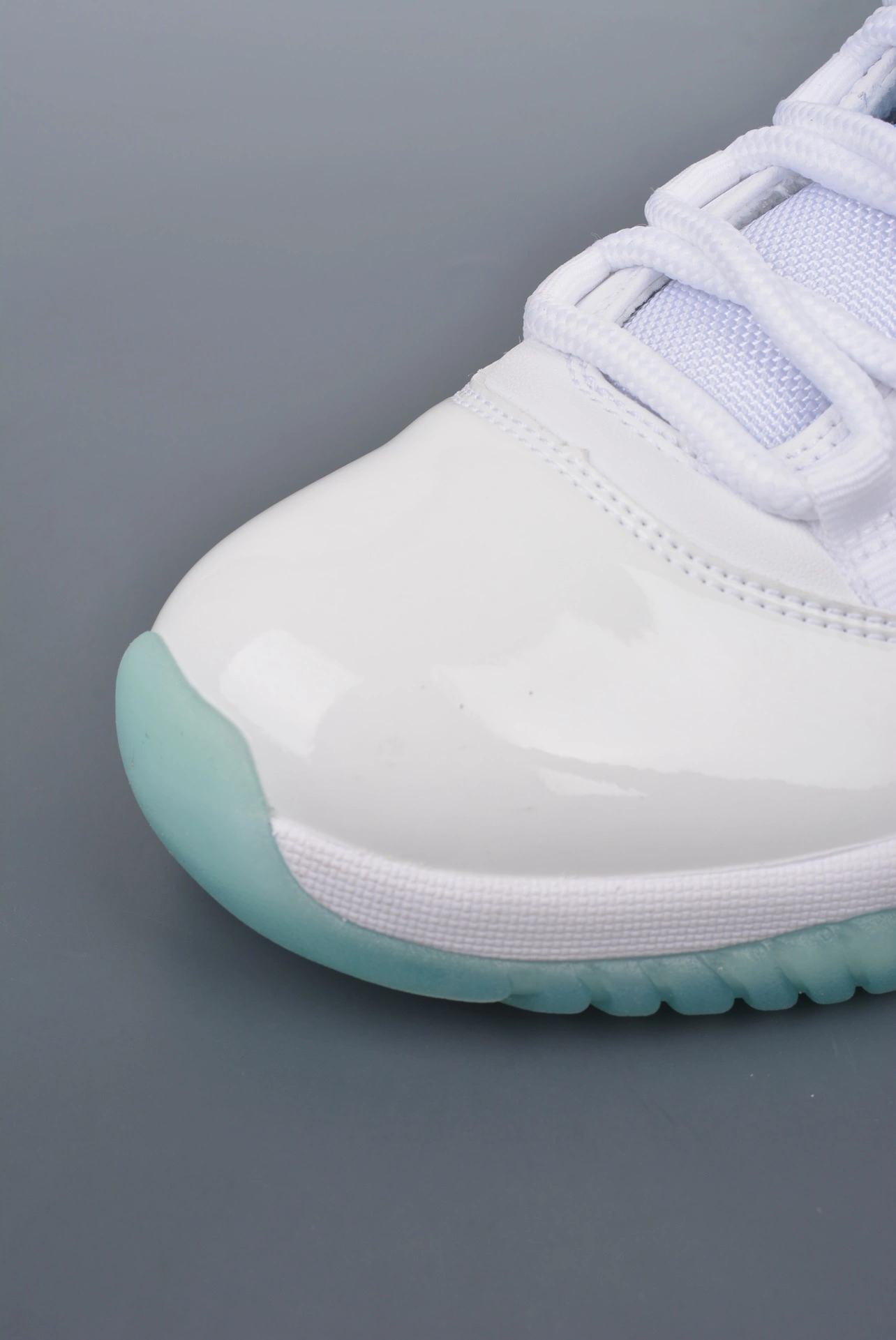 sneakers3a-- 378037 117SH item:C-X080C2032