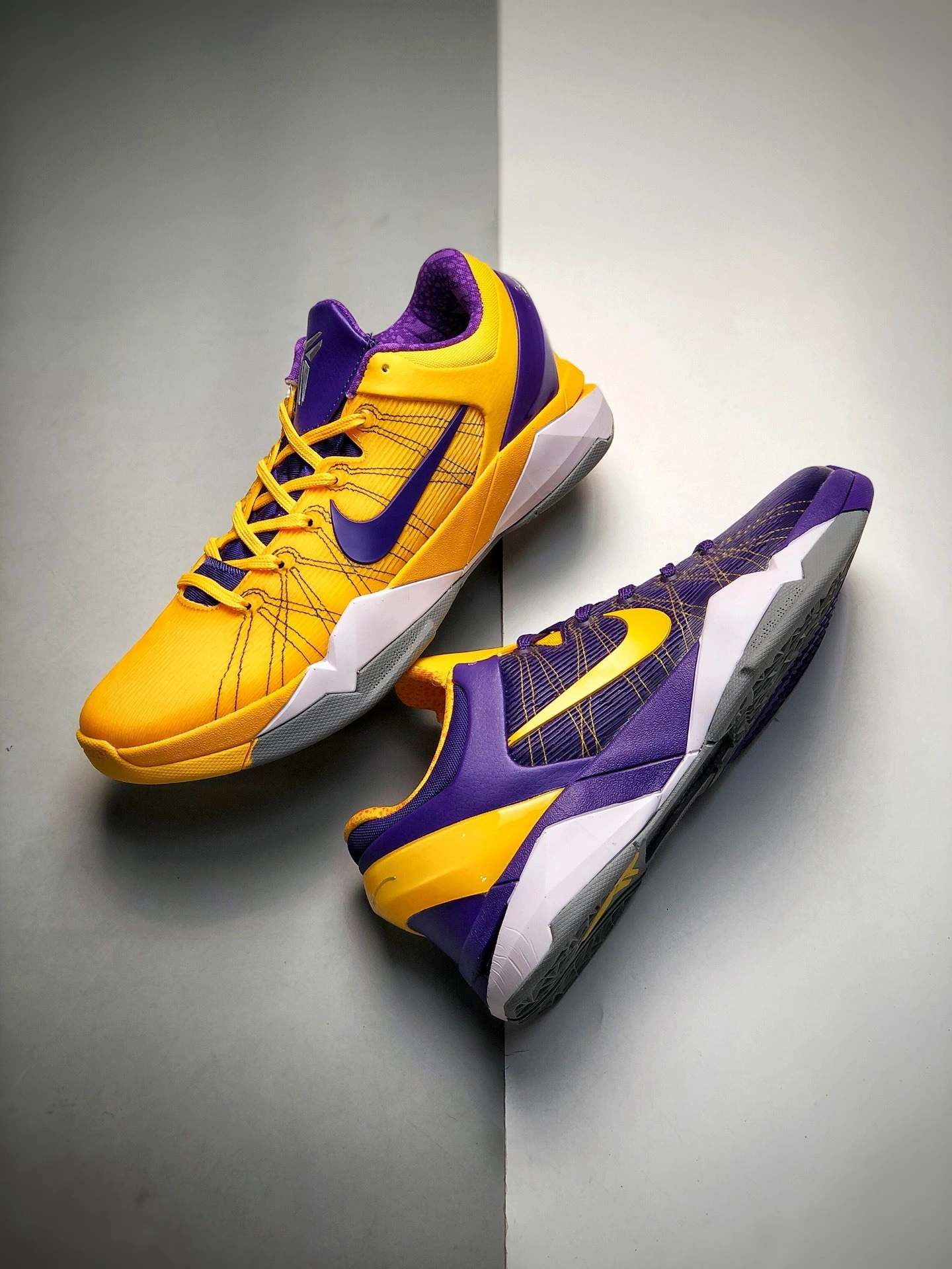 sneakers3a-- 488371-50 item:C-X000C27158