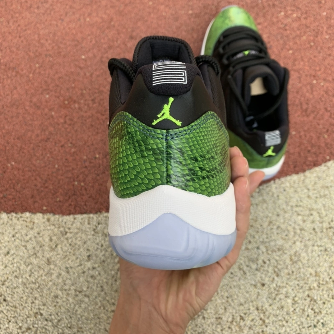 sneakers3a-- 528895-033 item:C-X000C2057