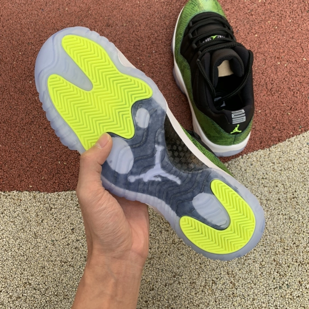 sneakers3a-- 528895-033 item:C-X000C2057