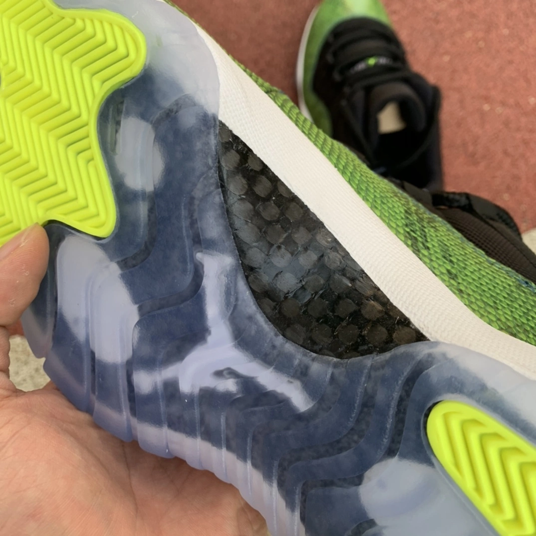 sneakers3a-- 528895-033 item:C-X000C2057