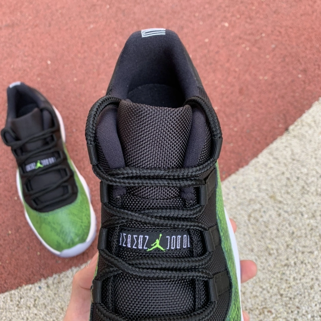 sneakers3a-- 528895-033 item:C-X000C2057