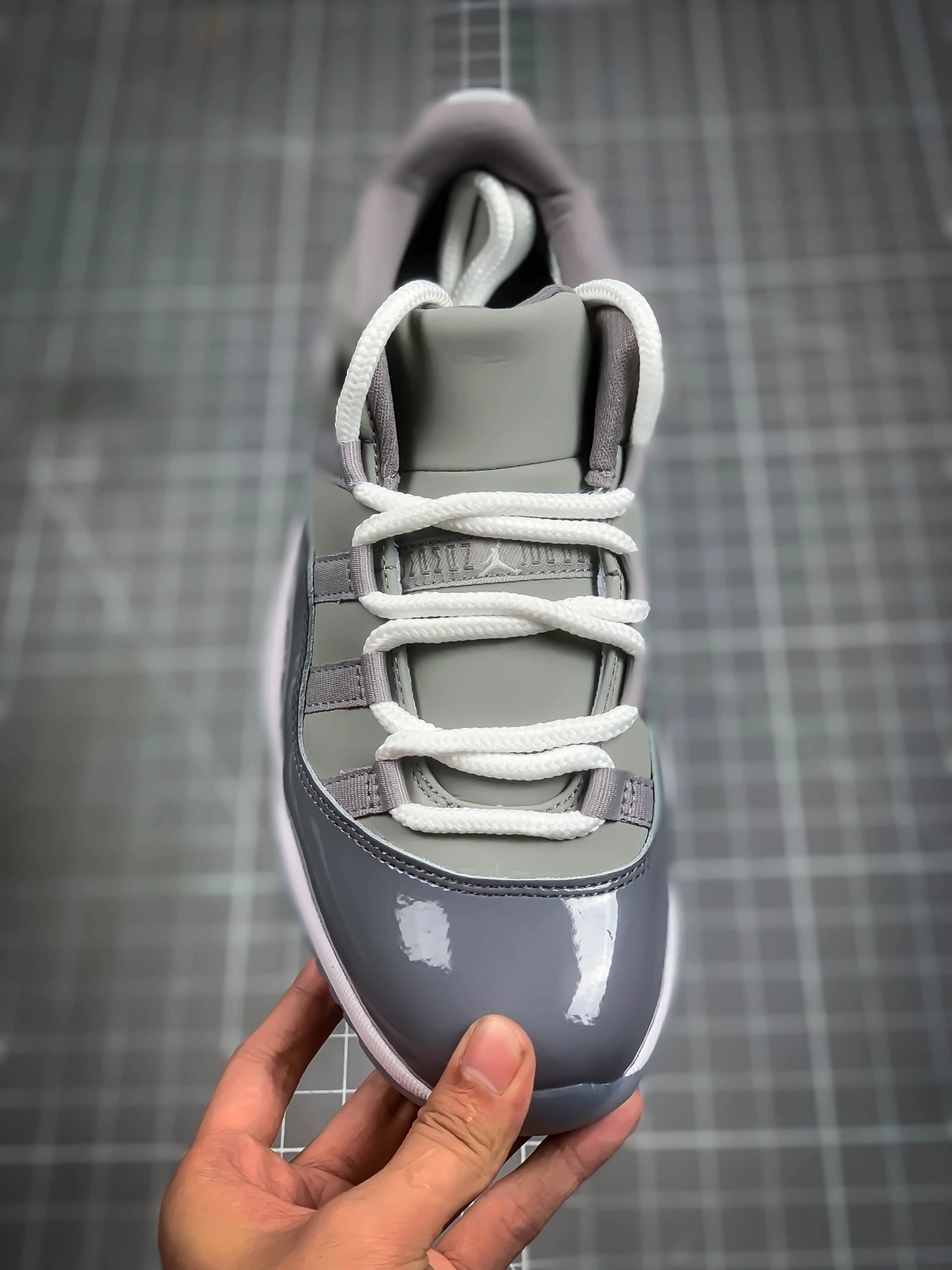 sneakers3a-- 528896-003 item:C-X167C0821