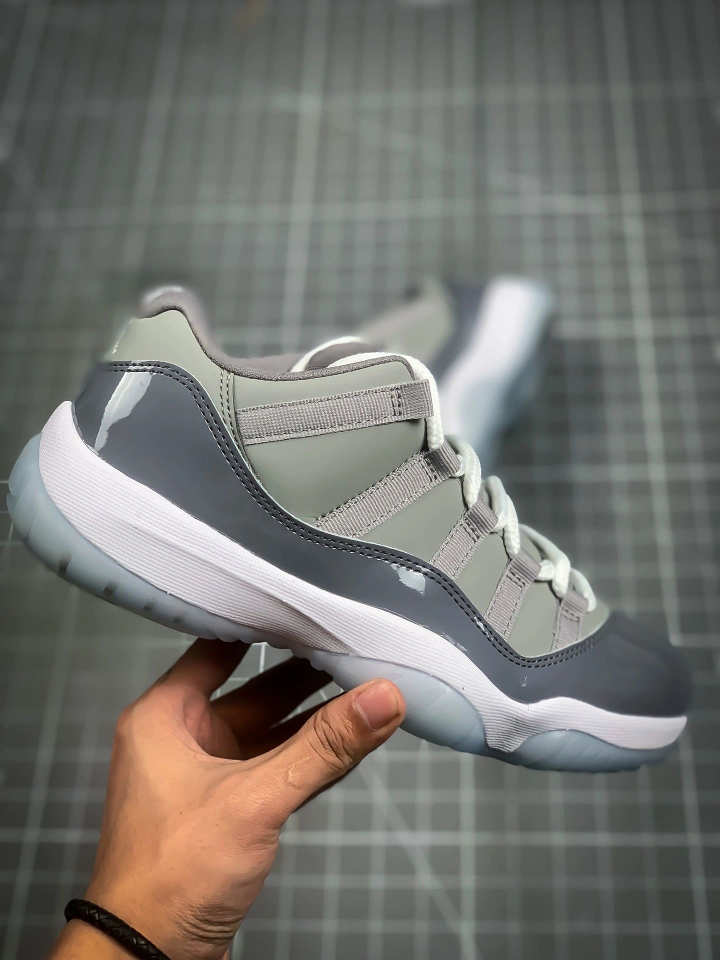 sneakers3a-- 528896-003 item:C-X167C0821