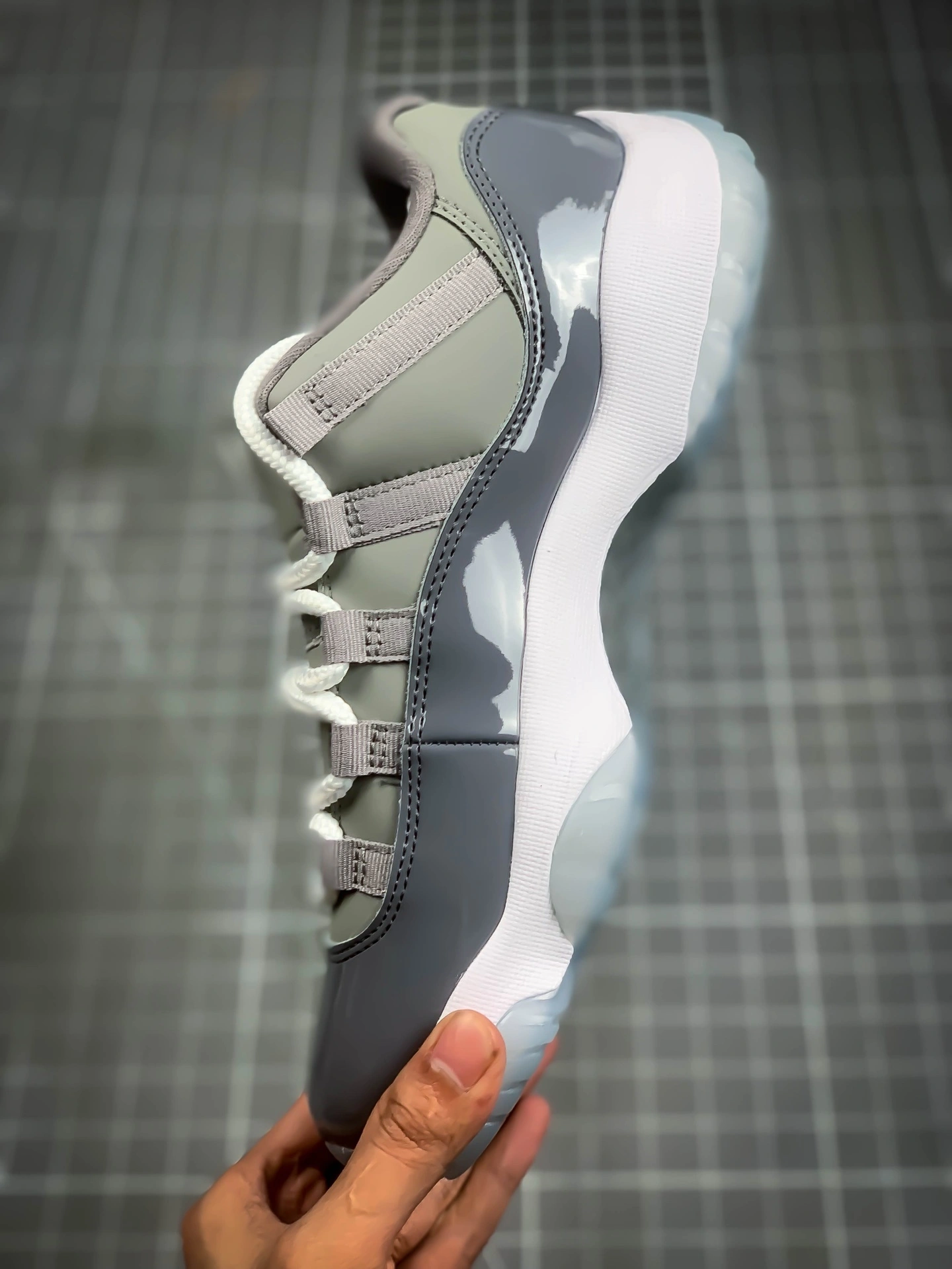 sneakers3a-- 528896-003 item:C-X167C0821